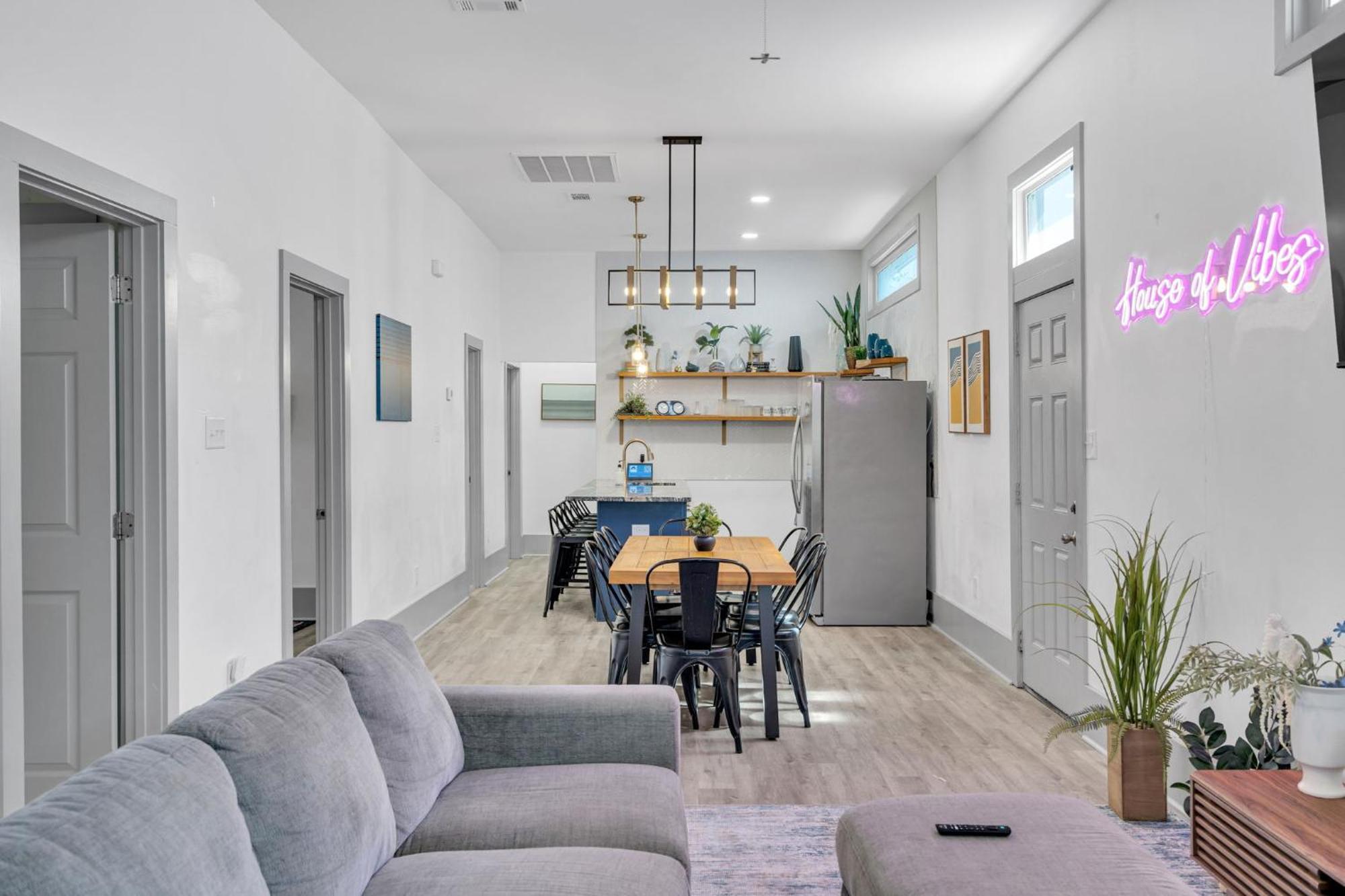 5br Home, Perfect Backyard & Near Superdome Holiday home *