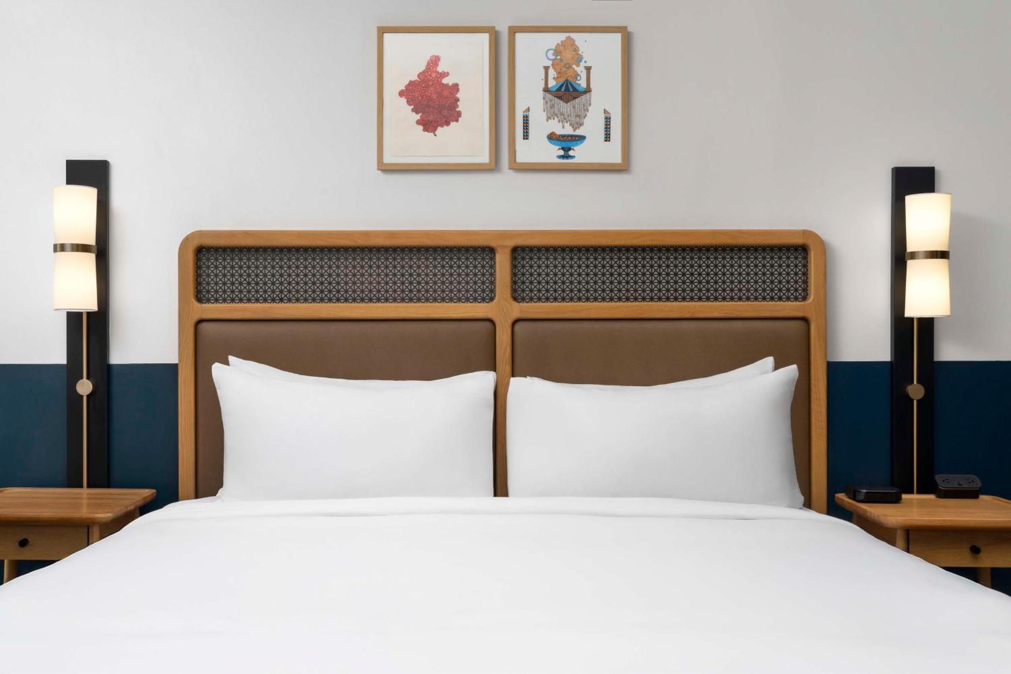 Theo New Orleans, Tapestry Collection By Hilton