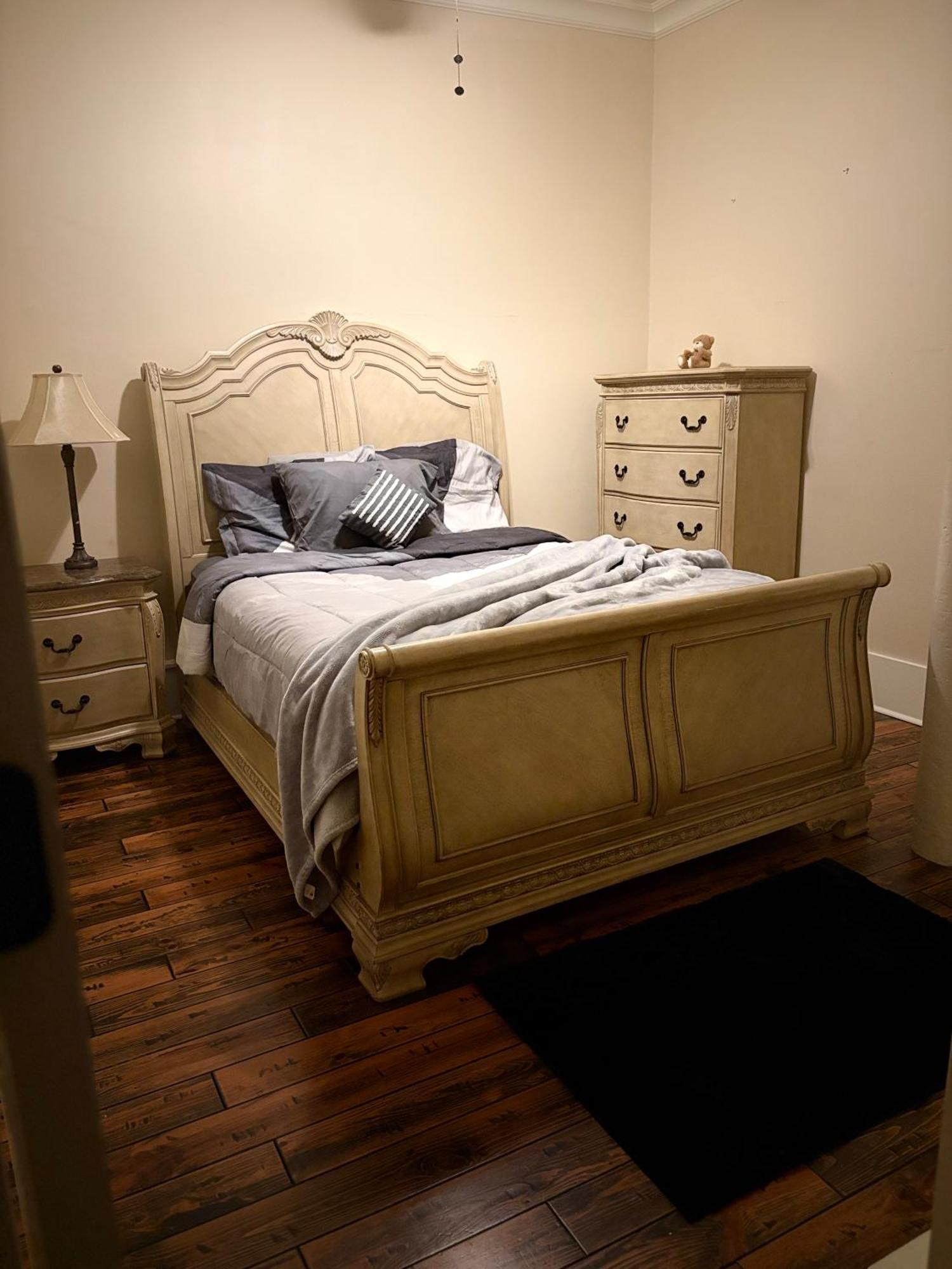 305 Decatur St Apartment