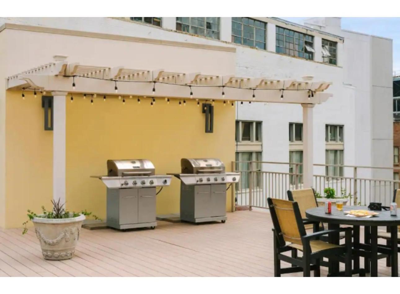 Amazing Beautiful View 2 Blocks To French Quarter, Small Rooftop Pool, Gym, Seanger Theater, Super Dome, And Bourbon St Aparthotel *