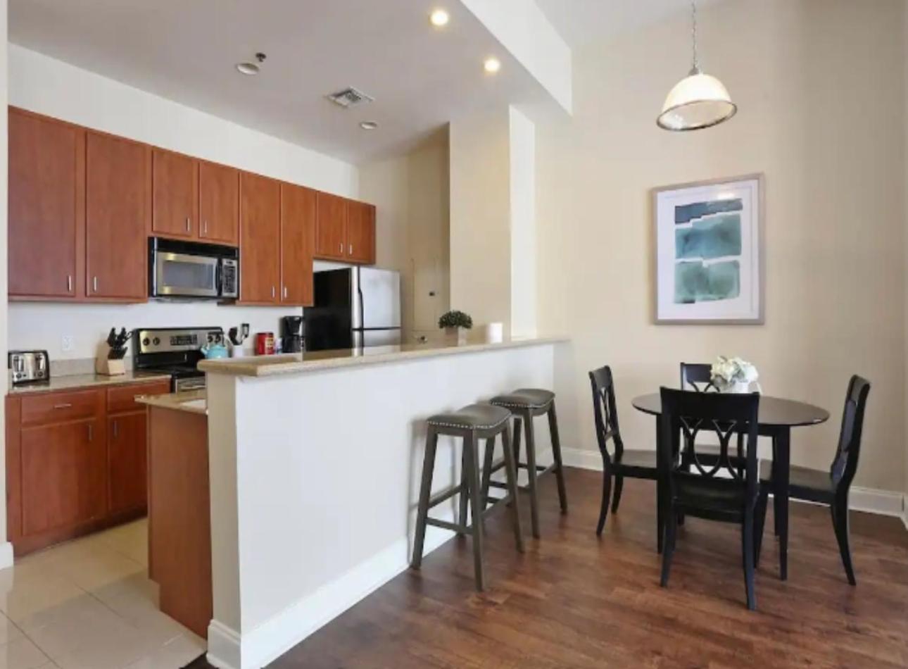 Aparthotel Amazing Beautiful View 2 Blocks To French Quarter, Small Rooftop Pool, Gym, Seanger Theater, Super Dome, And Bourbon St