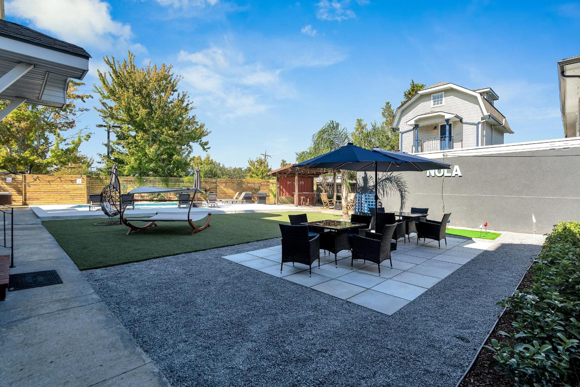 Sleeps 24-spacious Near Fq W Pool Hotel