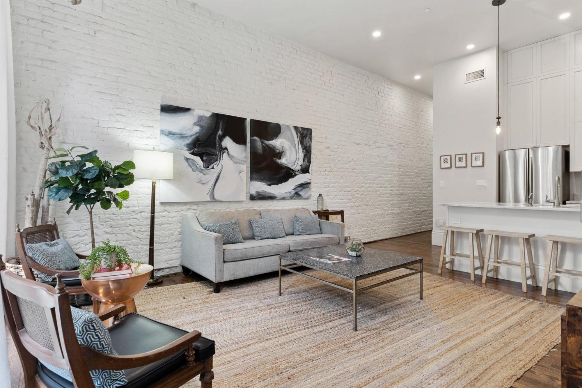 Hotel 4-br Near Bourbon St *
