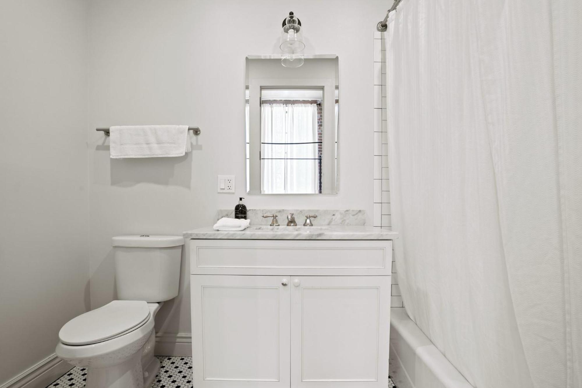 4-br Near Bourbon St Hotel New Orleans