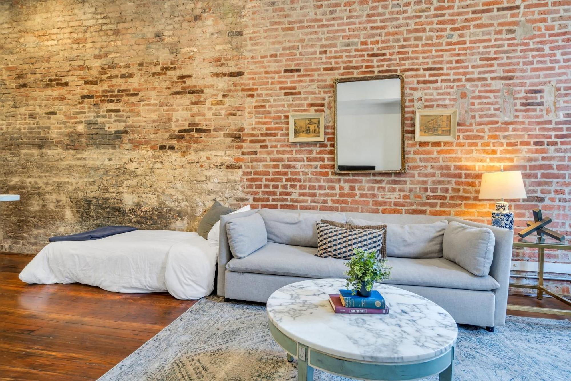 Hotel 4-br Near Bourbon St