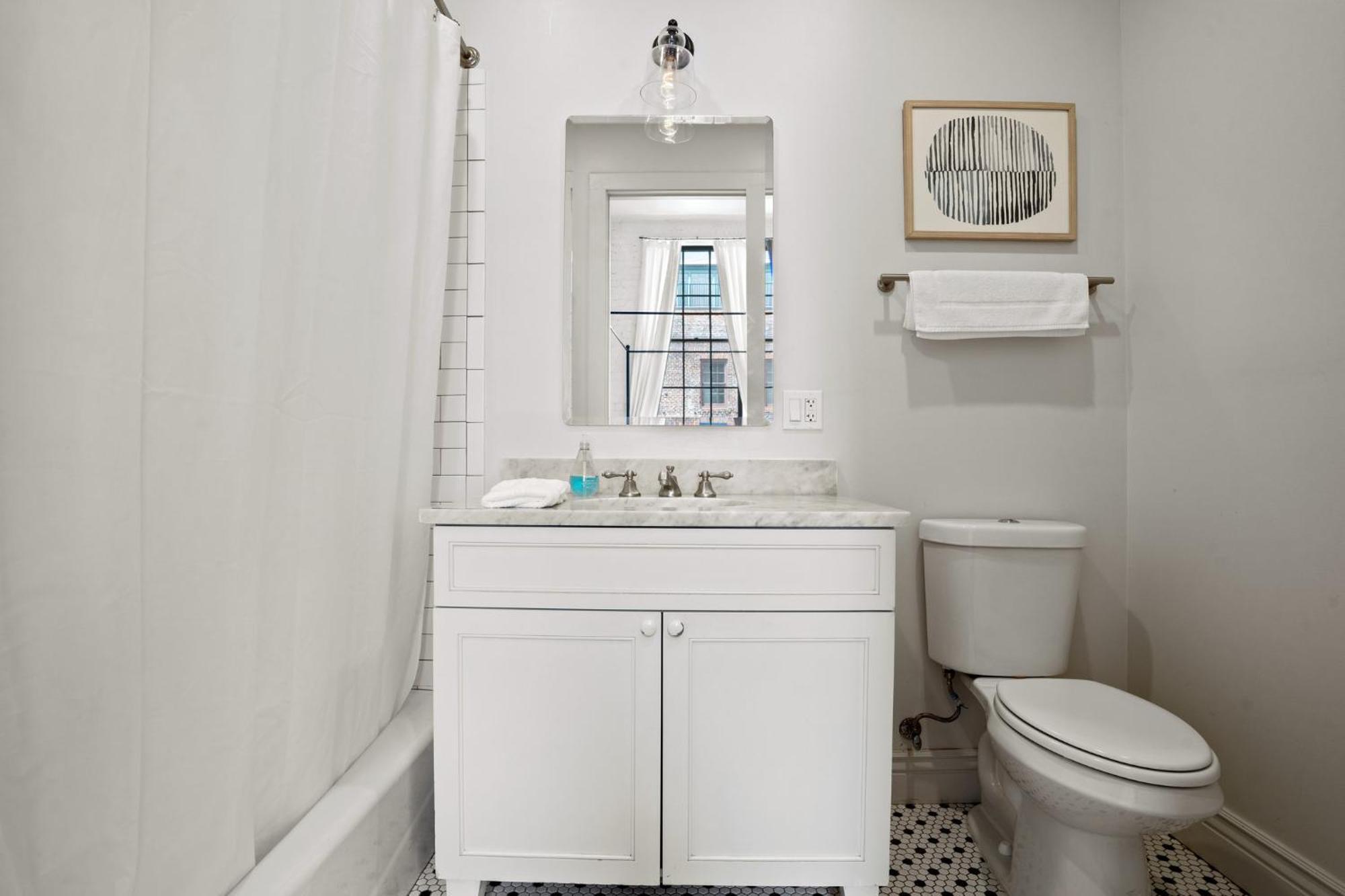 Hotel 4-br Near Bourbon St New Orleans