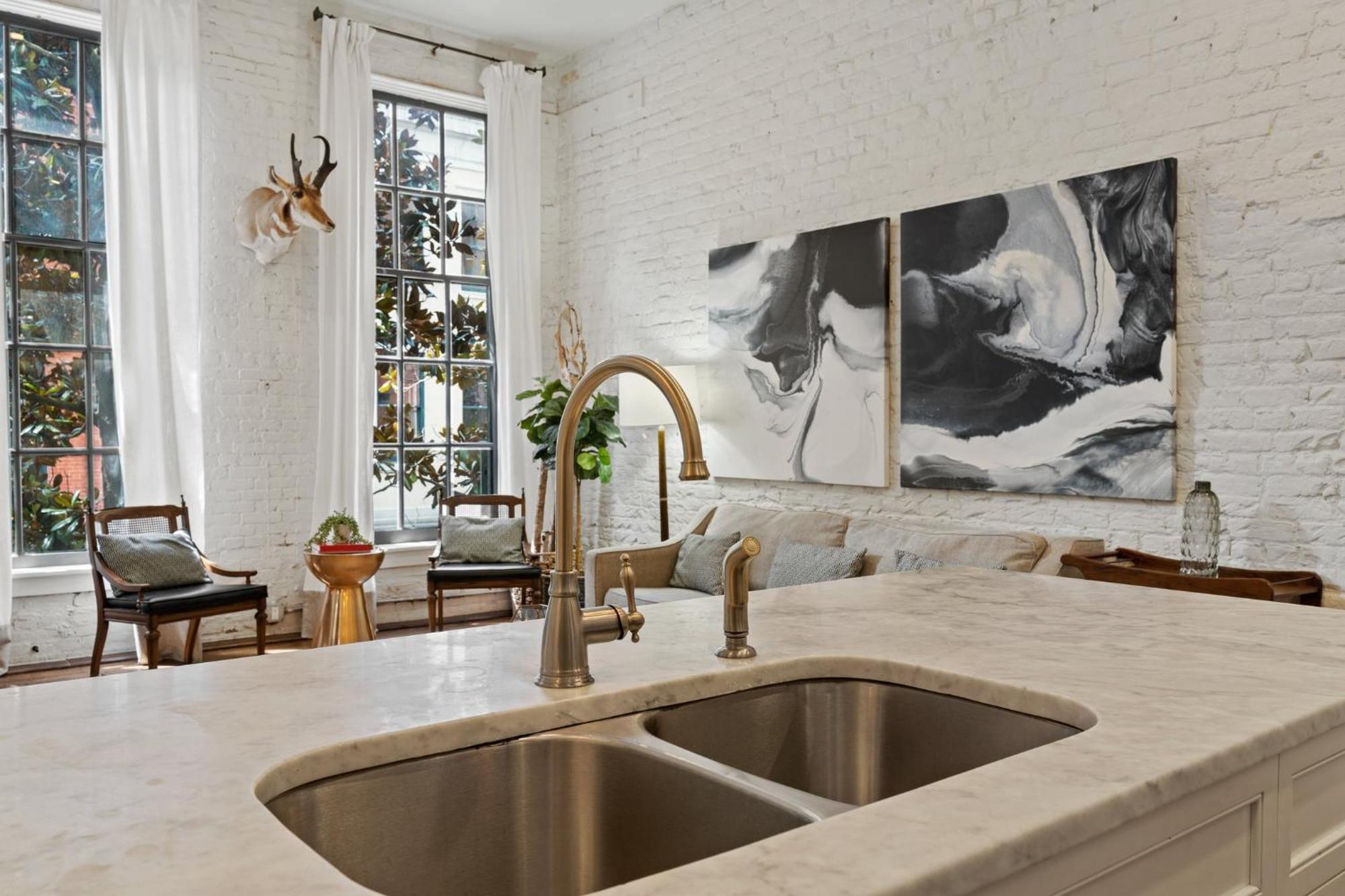 4-br Near Bourbon St *