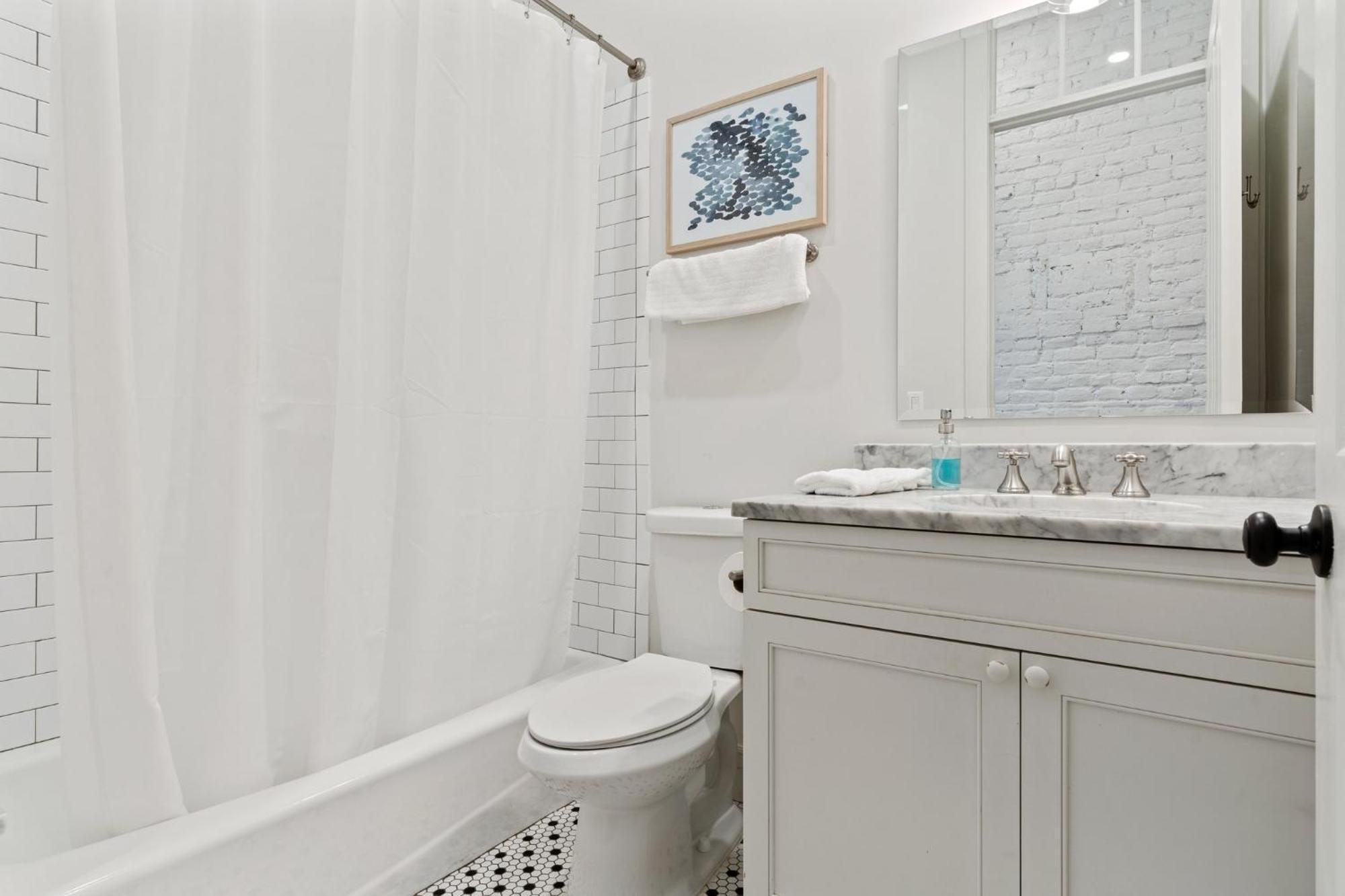 4-br Near Bourbon St New Orleans
