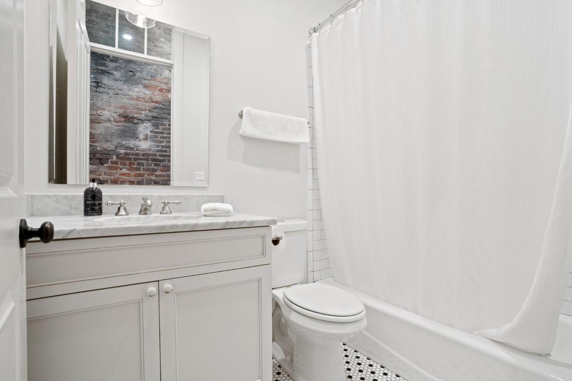 4-br Near Bourbon St * New Orleans