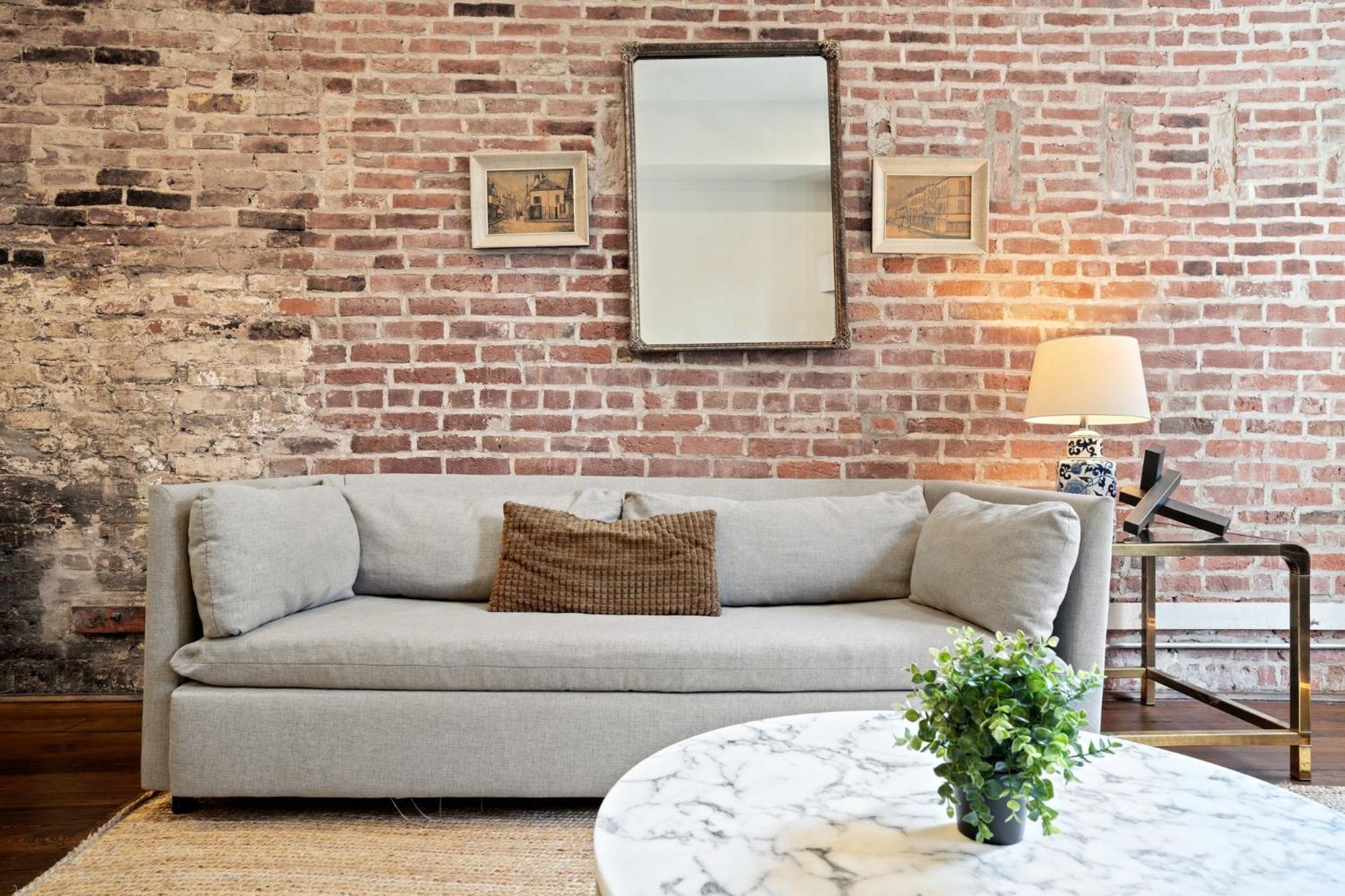 Hotel 4-br Near Bourbon St