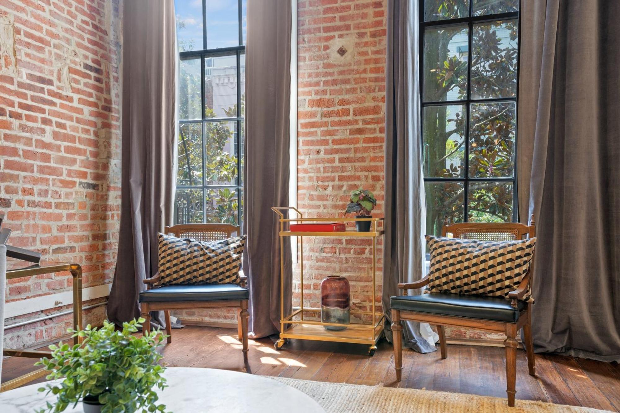 Hotel 4-br Near Bourbon St