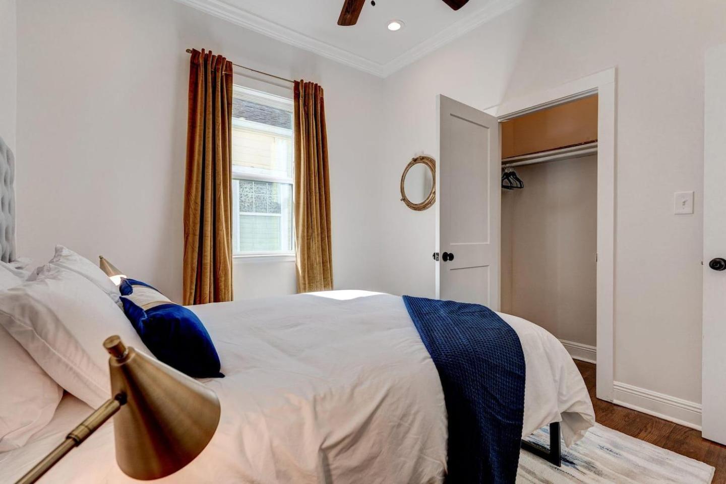 Mid-city 3br W Pool Balcony Near Streetcar & Fq *