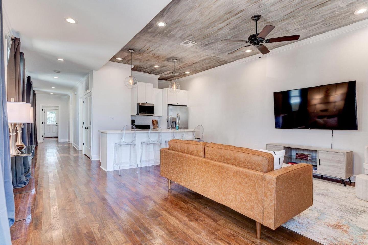 Mid-city 3br W Pool Balcony Near Streetcar & Fq *