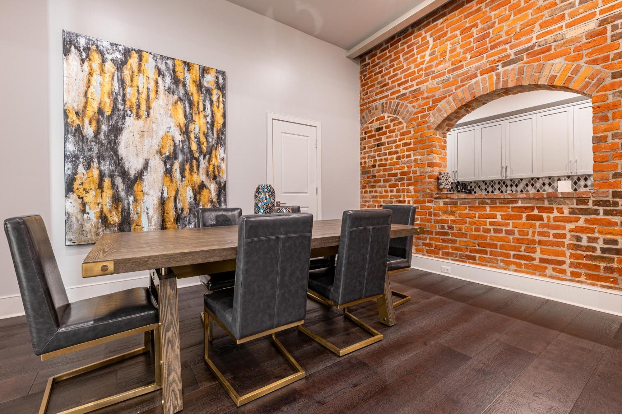 The Zulu - Luxury * New Orleans
