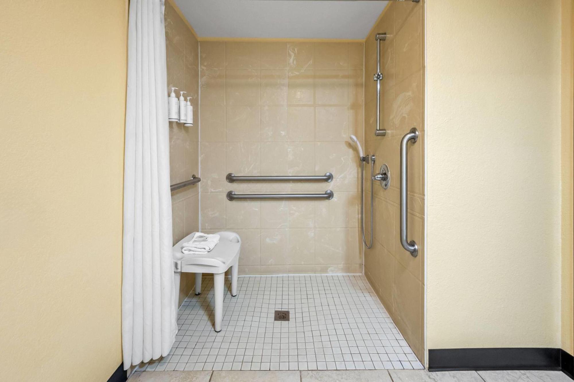 Hotel Days By Wyndham Pontchartrain 3*