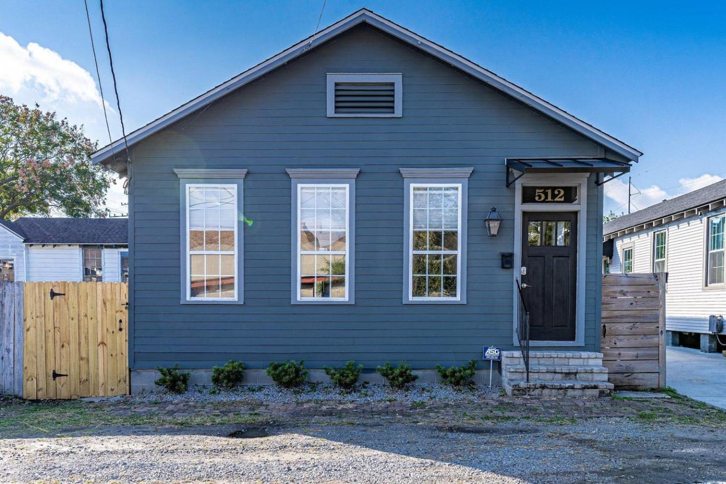 Uptown 3br W Fenced Yard Near Magazine