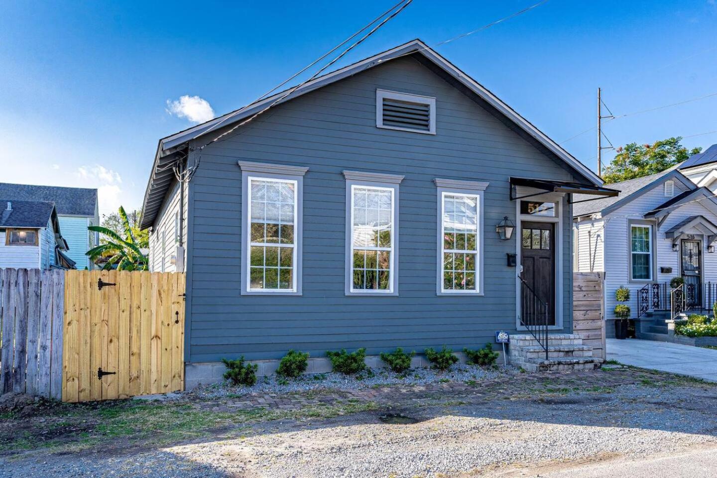 Holiday home Uptown 3br W Fenced Yard Near Magazine