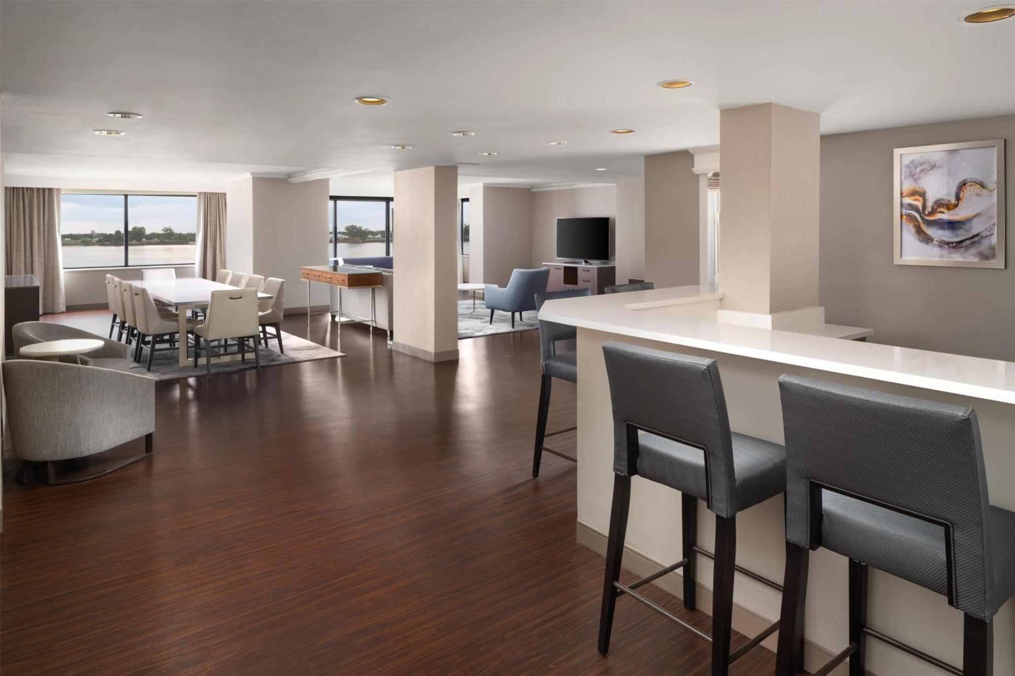 Hotel Hilton Riverside 4*