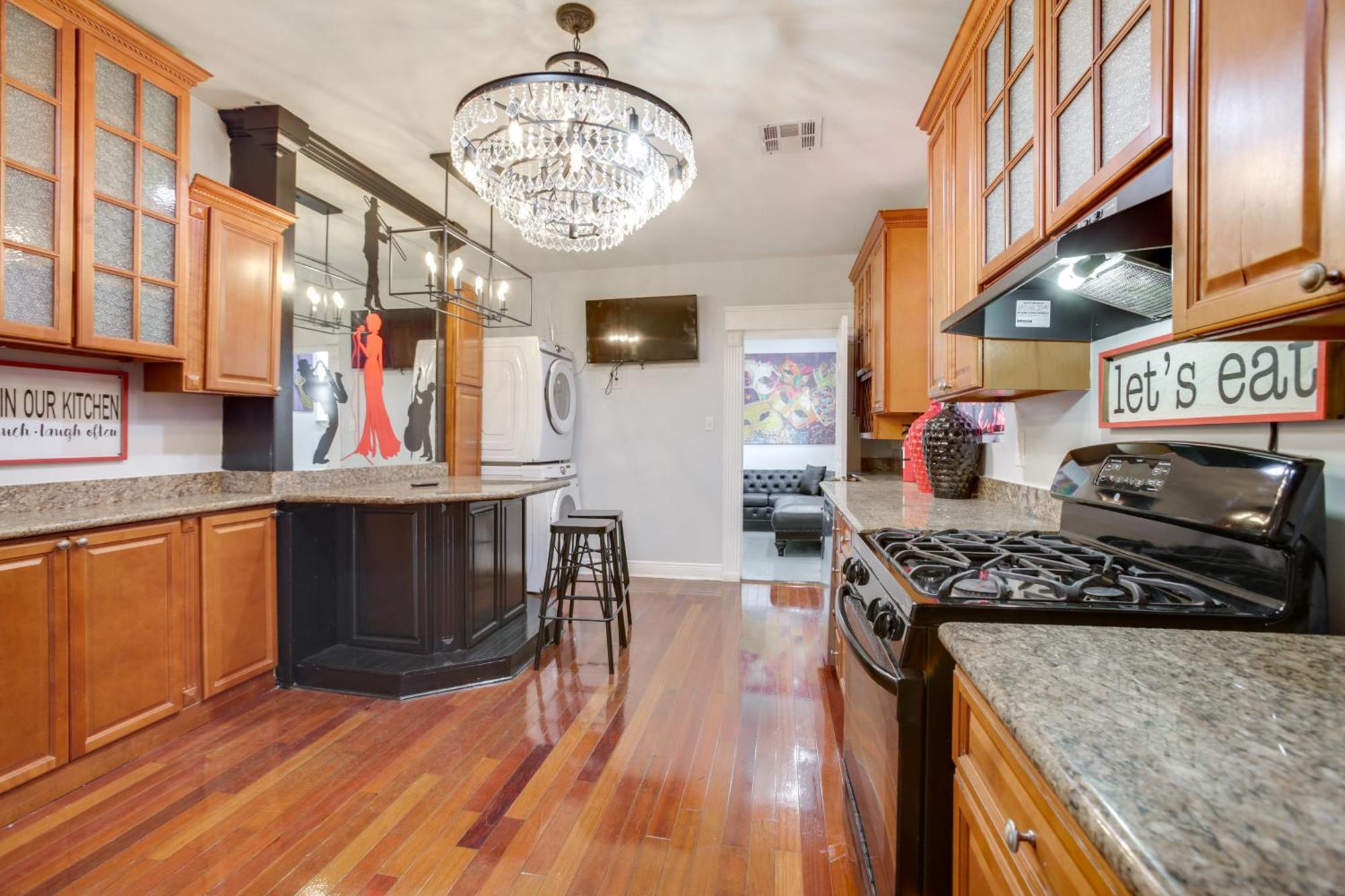 2 Mi To Audubon Park Glam Nola Gem