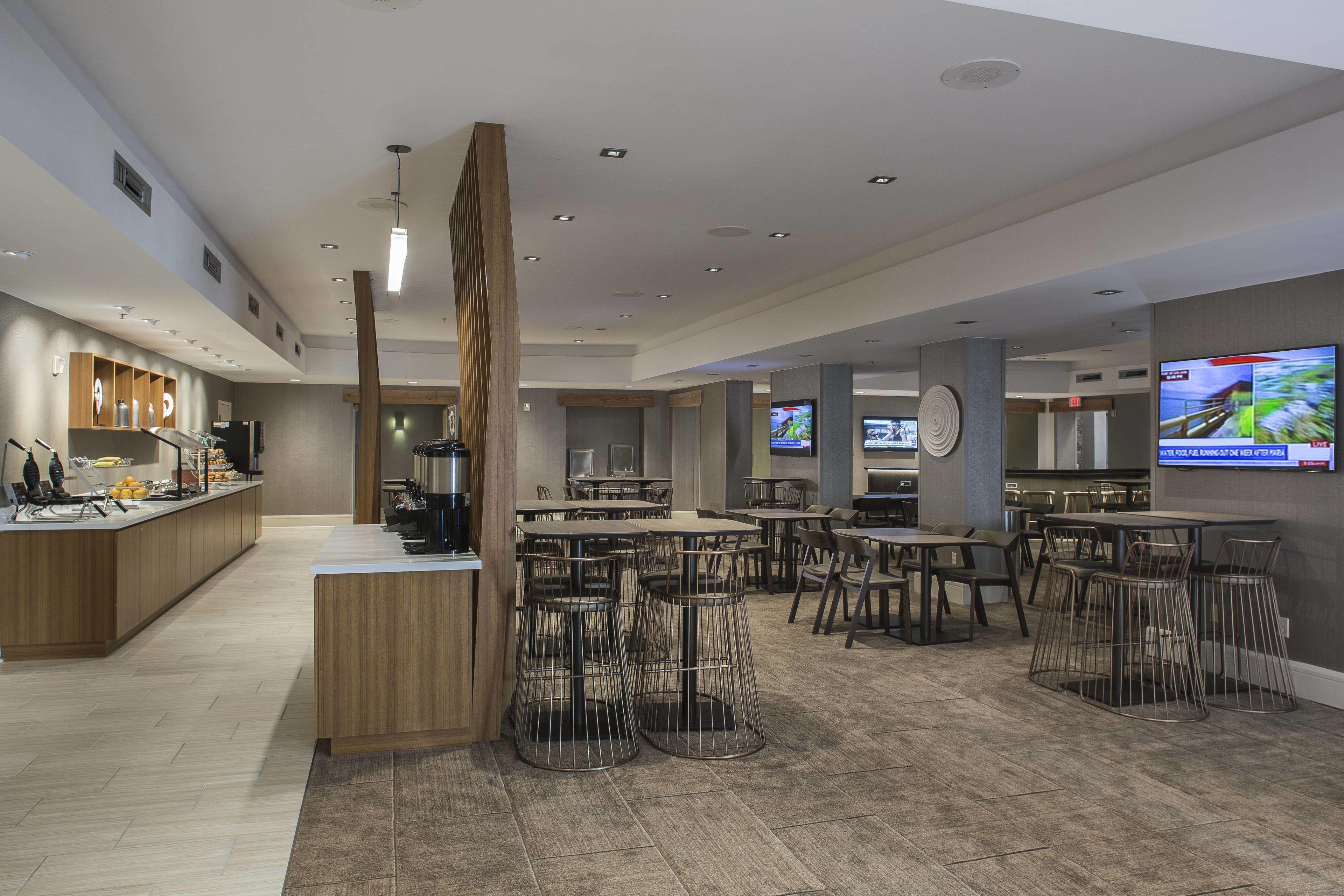 Springhill By Marriott Warehouse Arts District Hotel