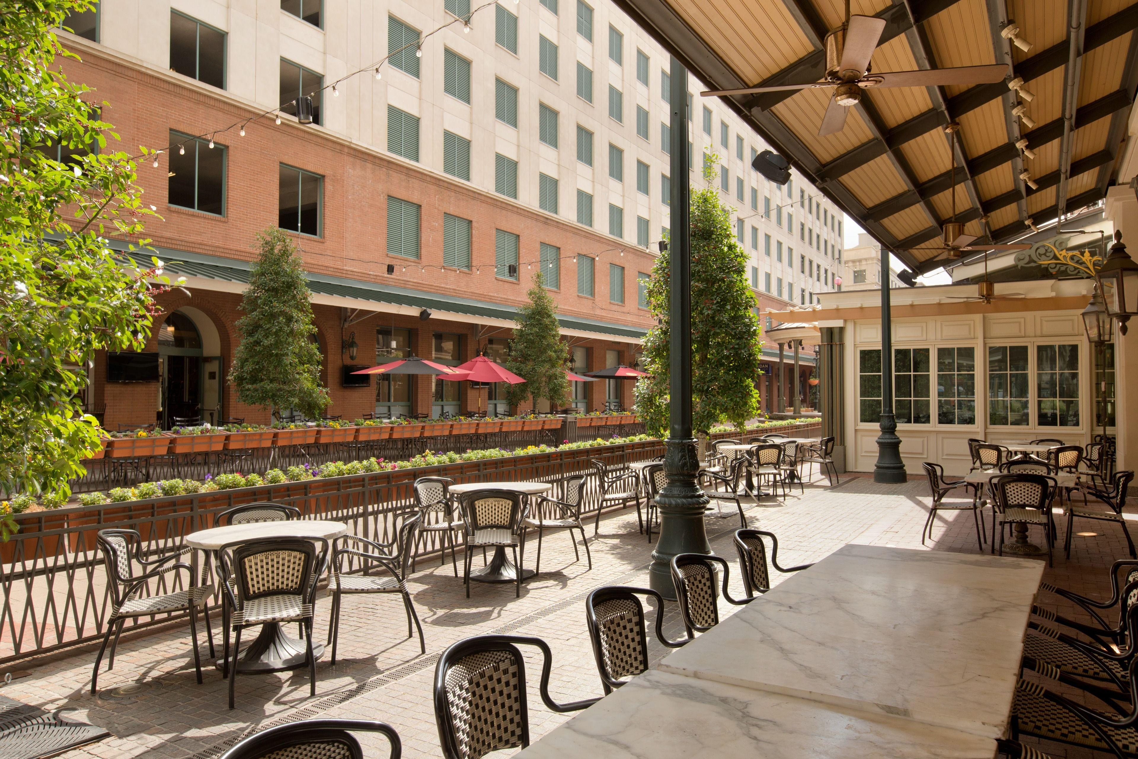 Hotel Caesars New Orleans, A Caesars Destination