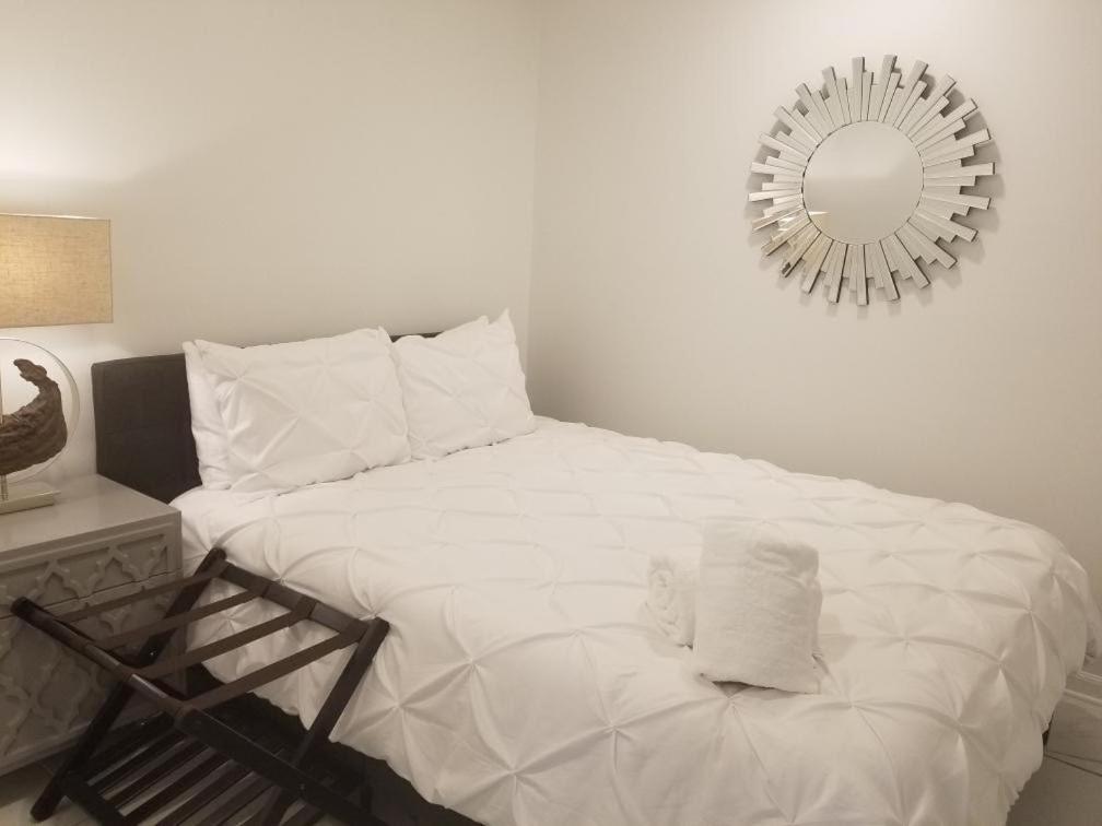 9br-sleeps 19. Amazing Deal!! New Orleans
