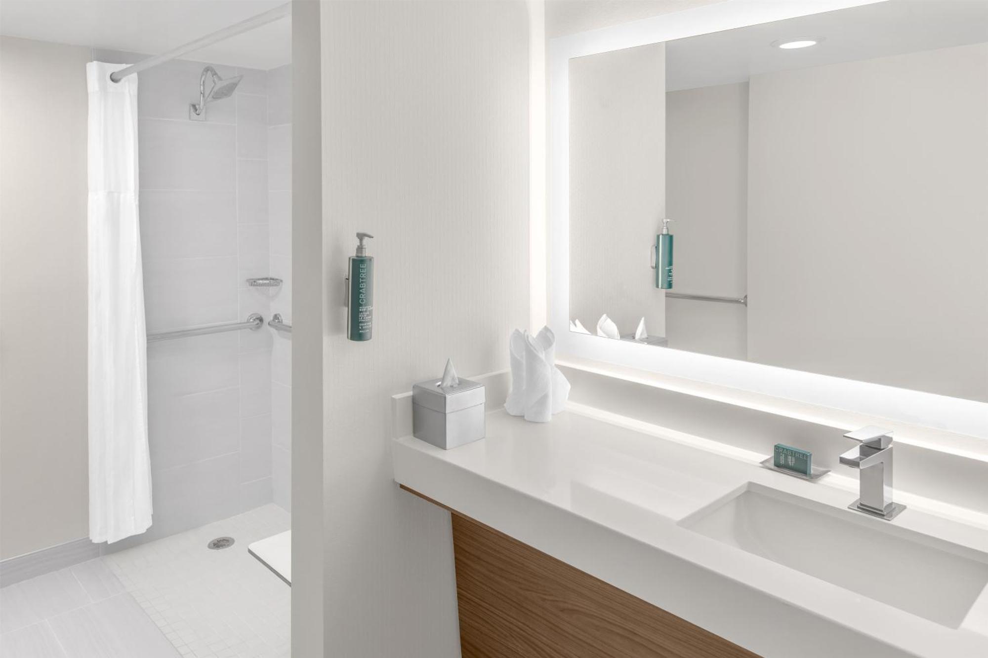 Doubletree By Hilton New Orleans