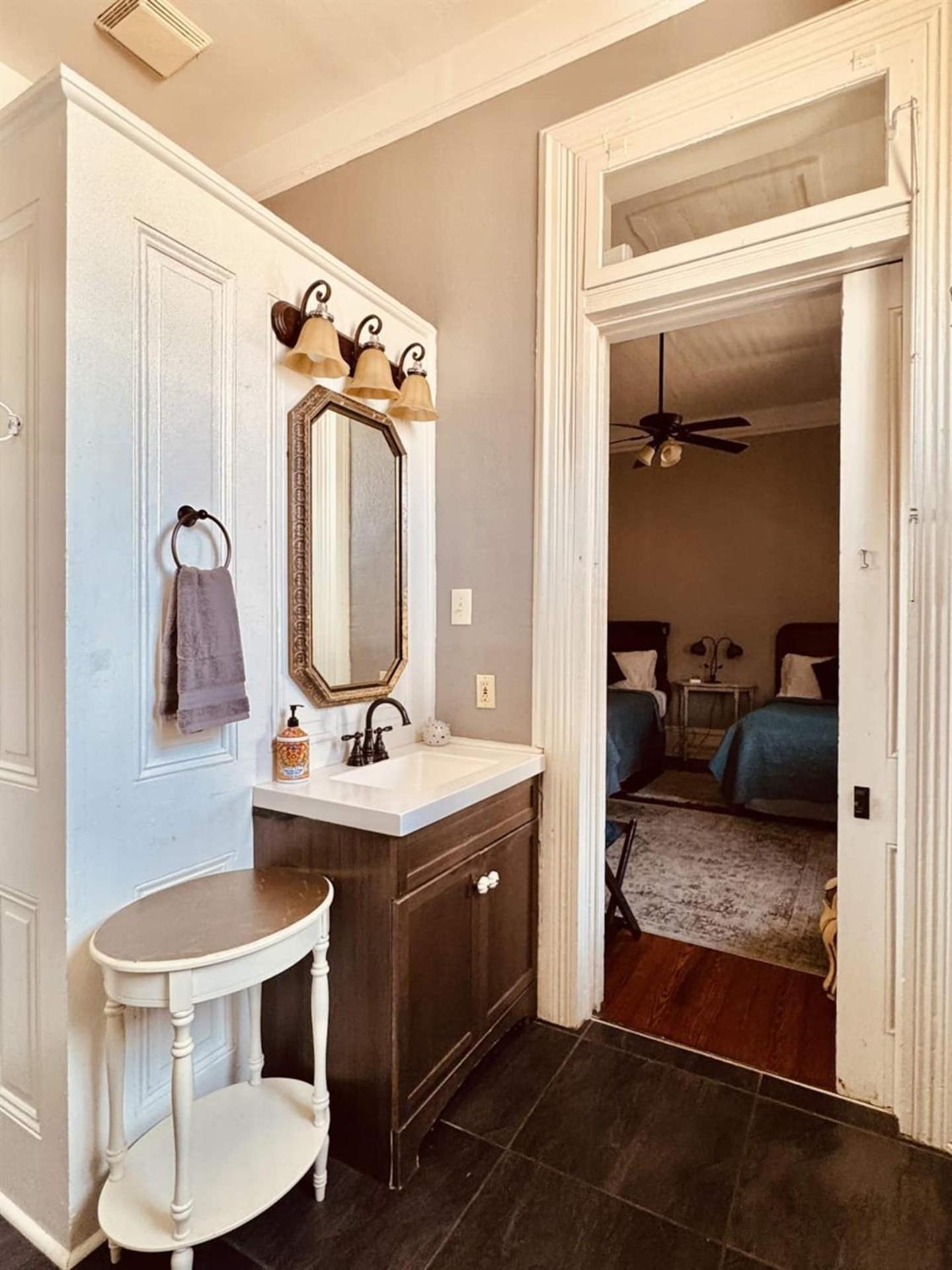 Holiday home Historic- Salt Pool-balconies-near French Quarter