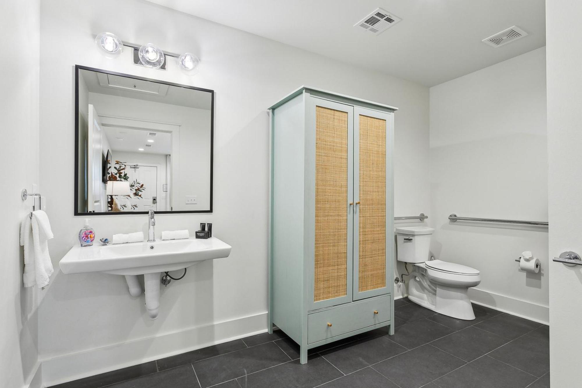 Vibrant Nola Retreat Jazz & Culture