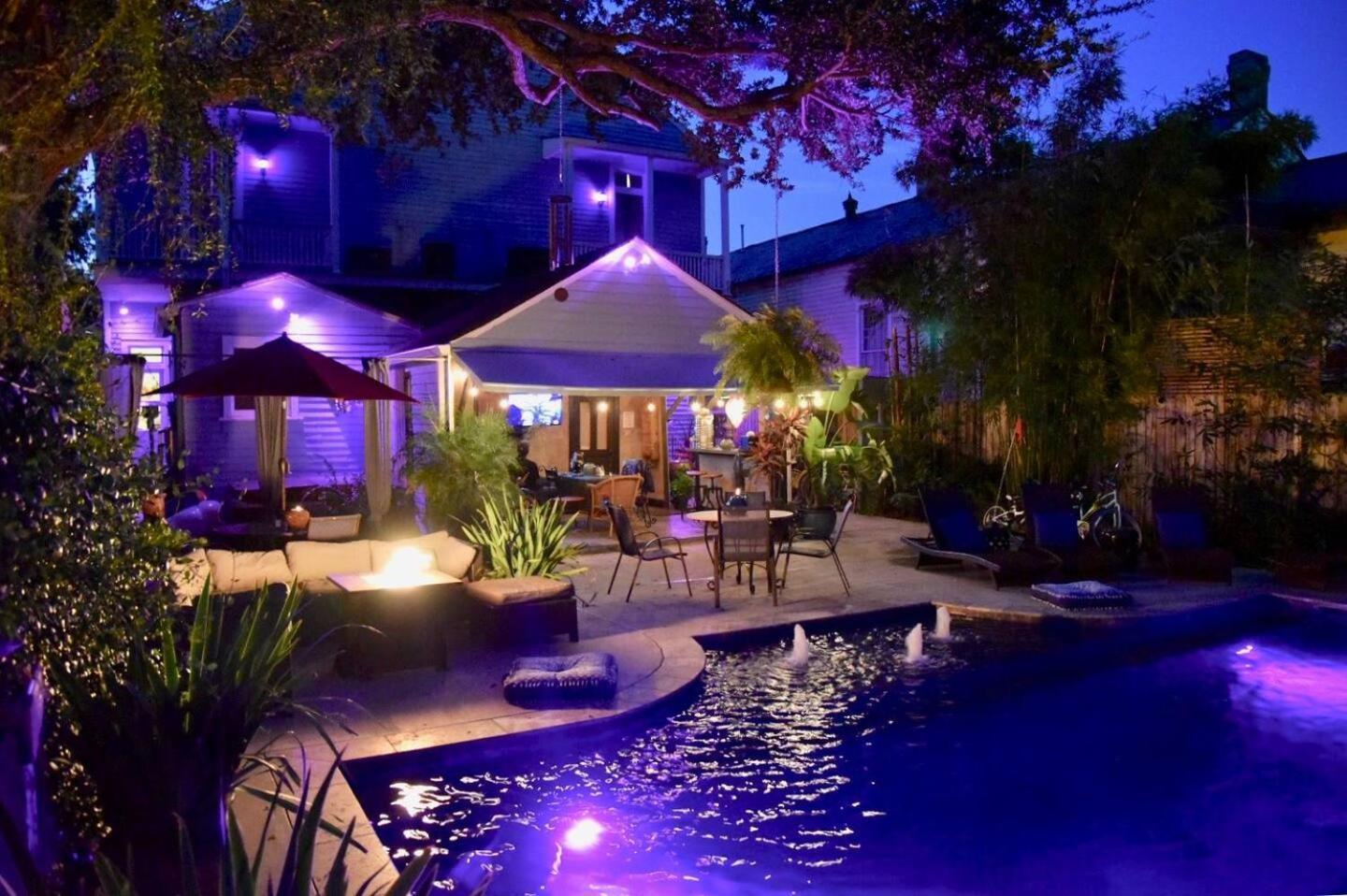 Historic- Salt Pool-balconies-near French Quarter *