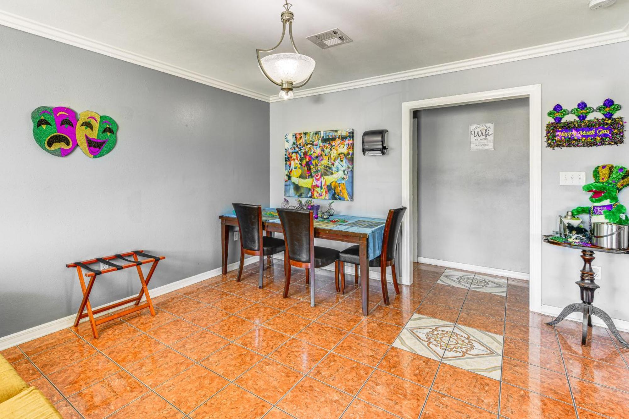 5 Mi To French Quarter: Nola Getaway W/ Patio! Holiday home *