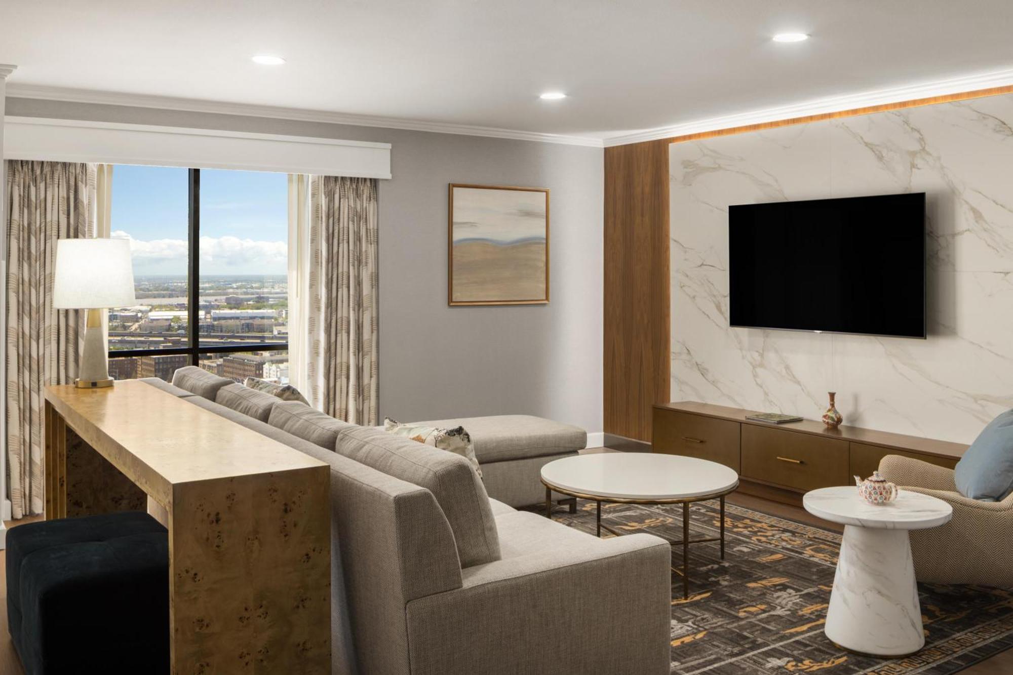 Hilton Riverside Hotel 4*