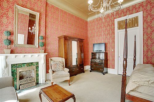 Cornstalk Inn New Orleans