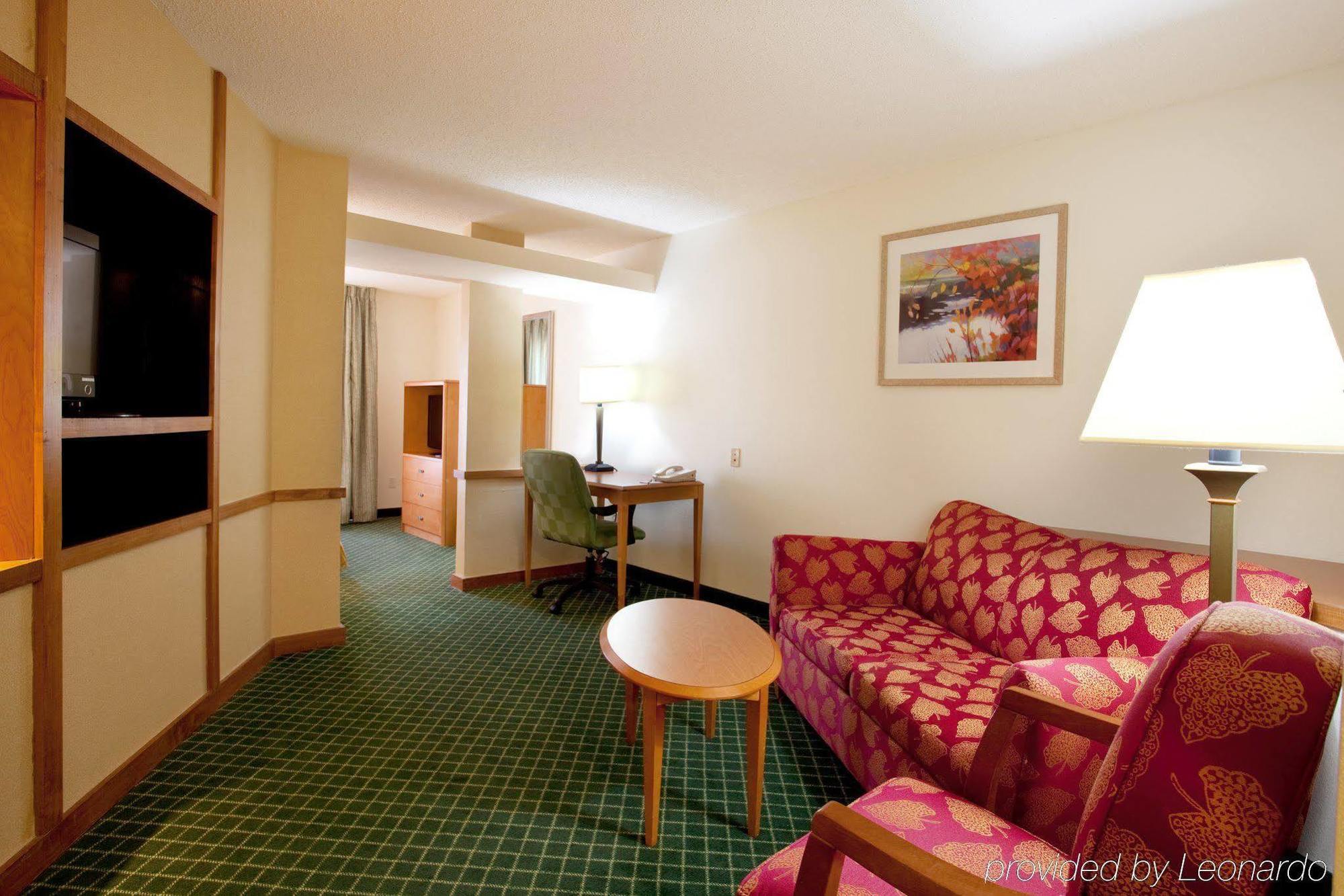 Express East By Ihg 2*