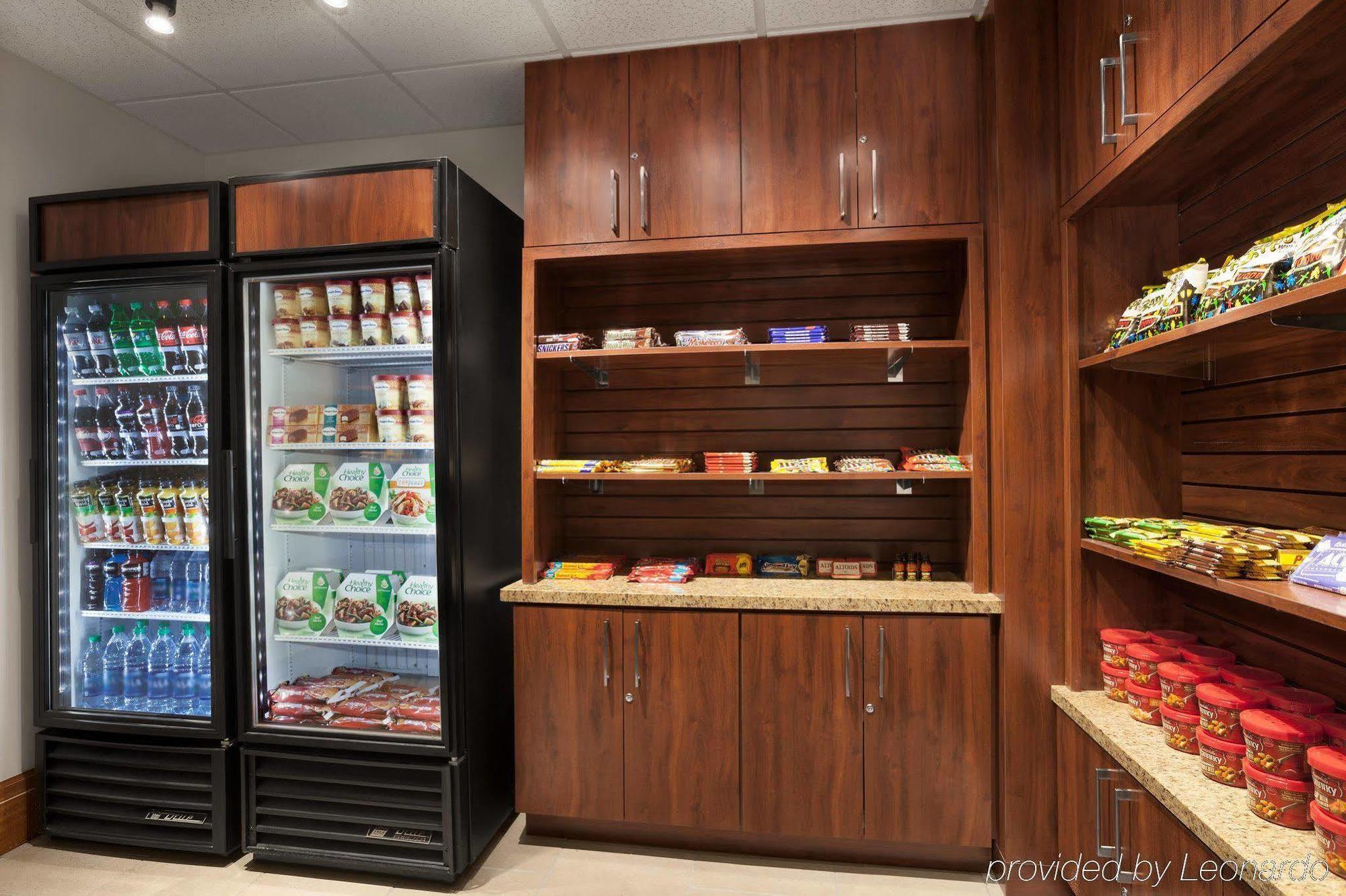 Embassy By Hilton Convention Center Hotel 3*