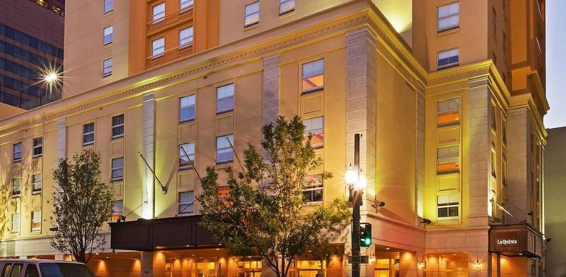 Hotel La Quinta & By Wyndham Downtown