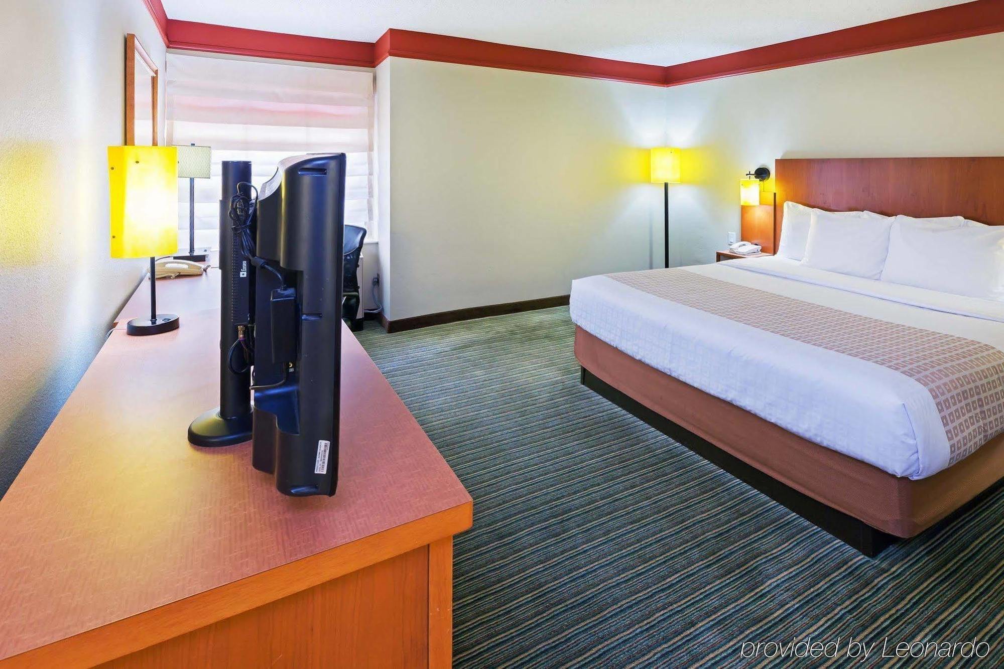 Hotel La Quinta & By Wyndham Downtown New Orleans