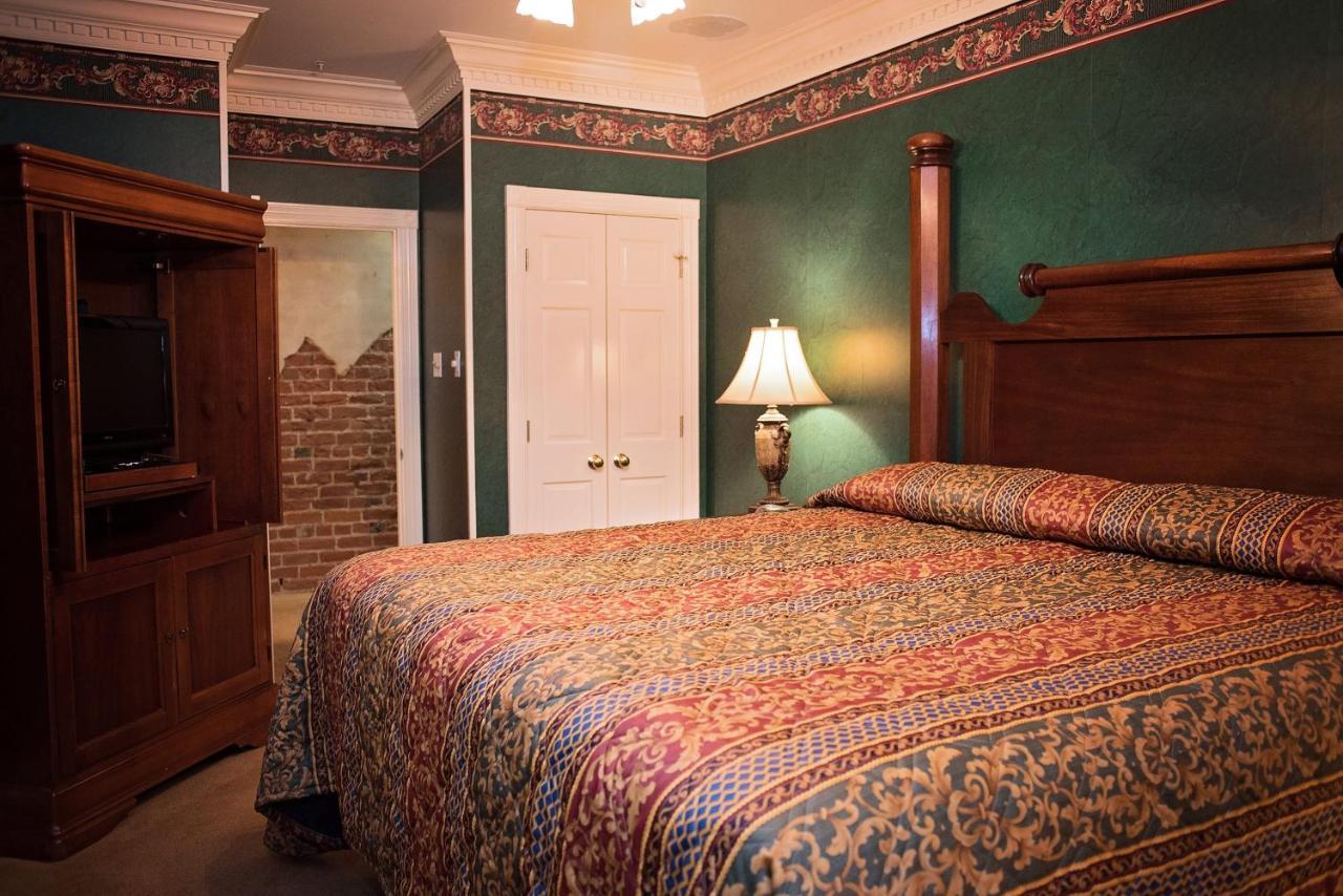 Quarter House Hotel 3*