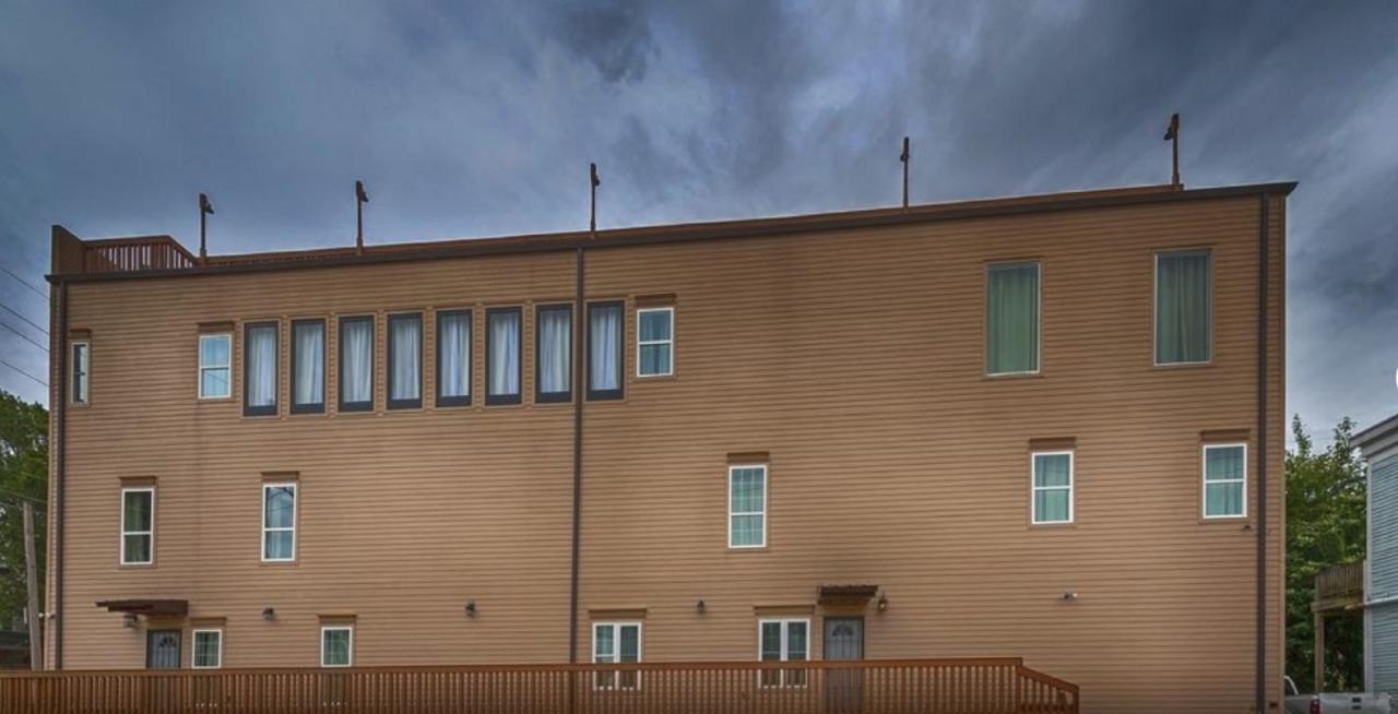 Spacious 4br On Carondelet Near Hot Spo Apartment *