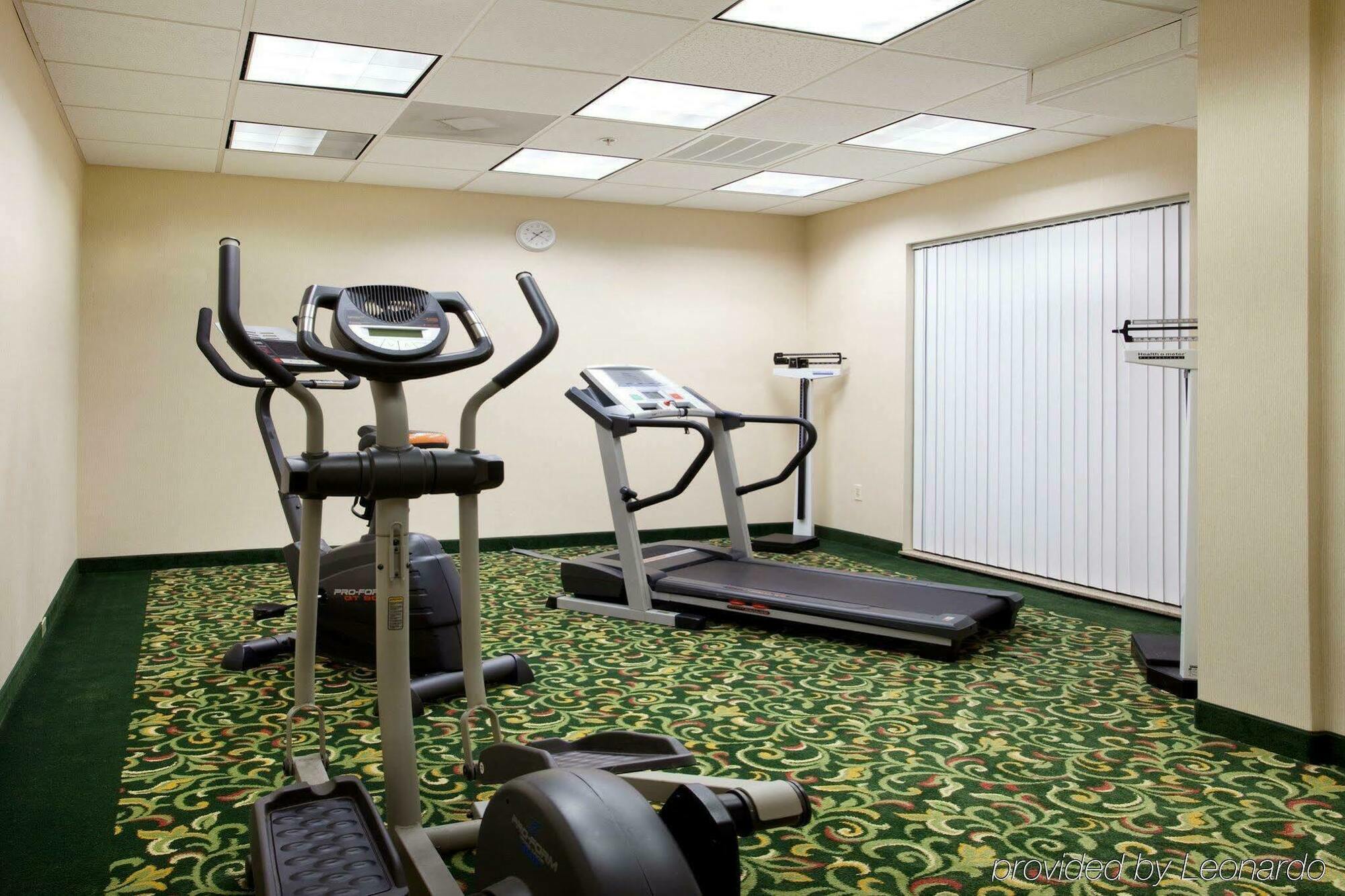 Express East By Ihg Hotel New Orleans