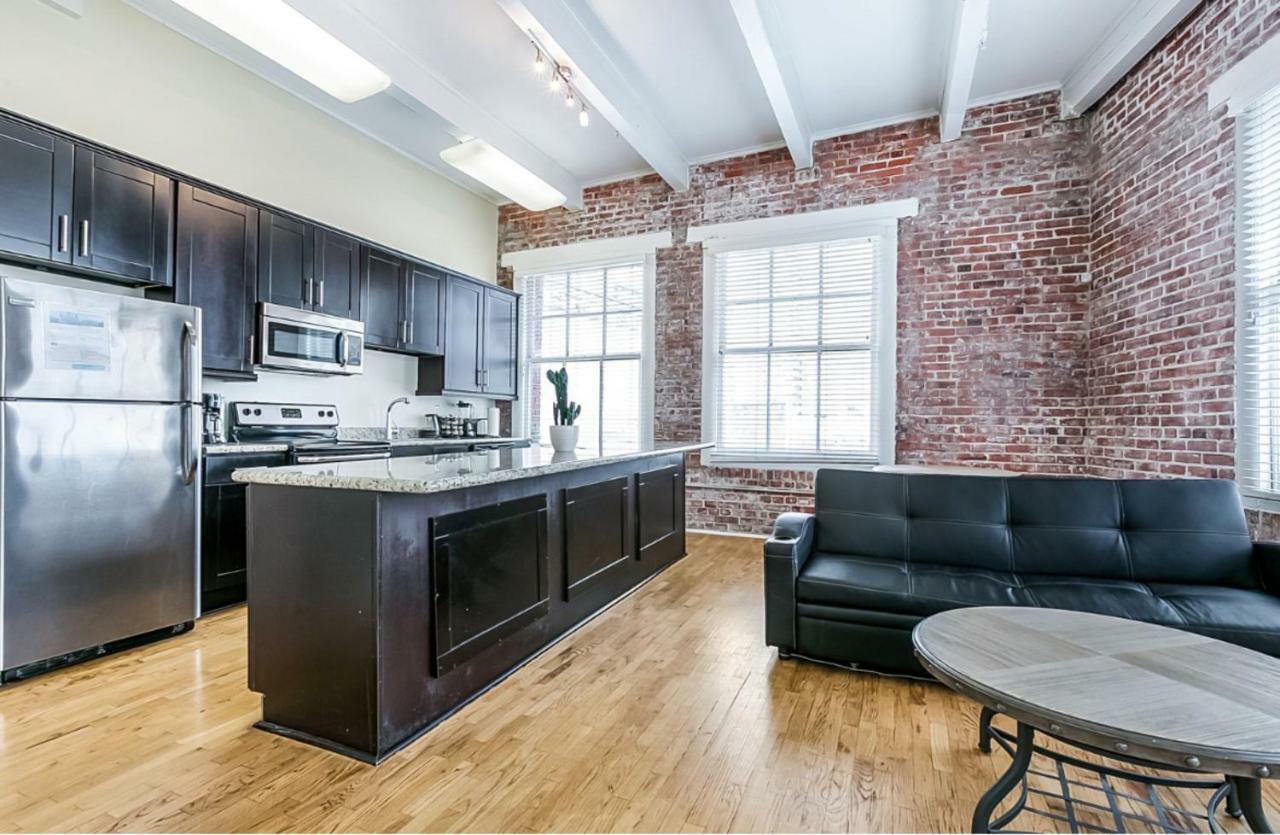 Apartment Spacious Steps Away From French Quarter