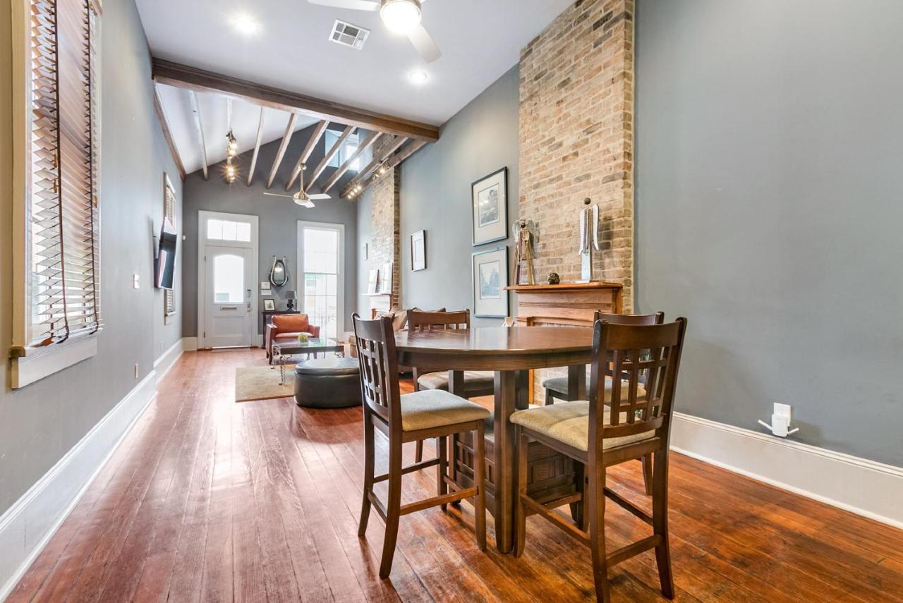 Cozy And Charming House Close To St Charles Ave *