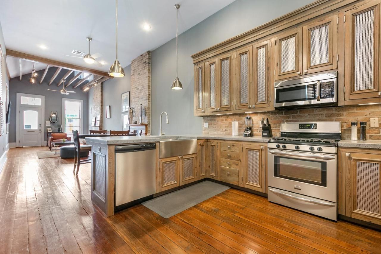 Cozy And Charming House Close To St Charles Ave Holiday home