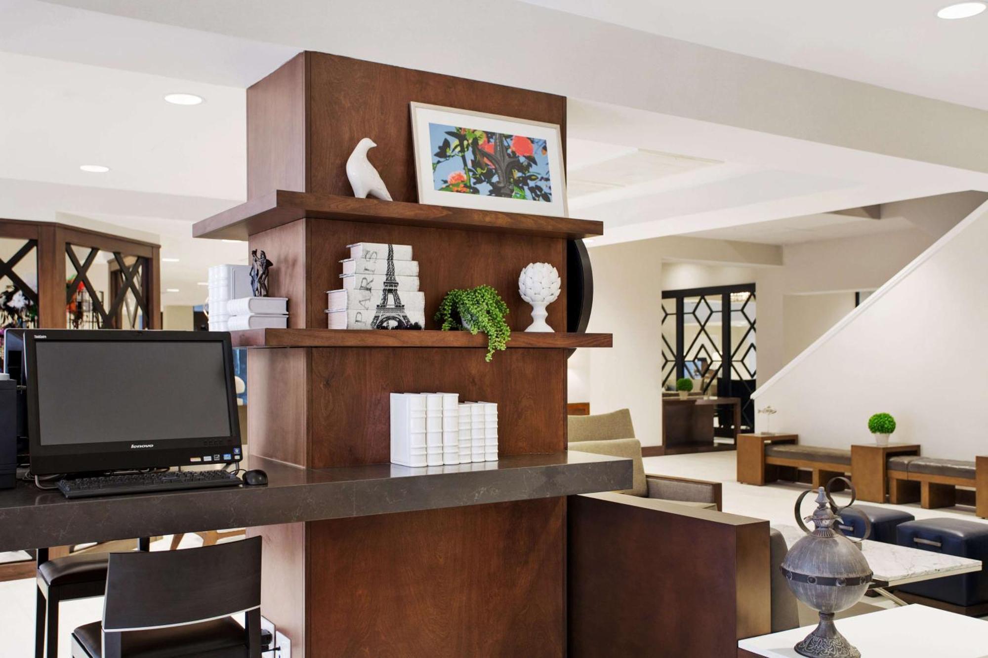 Doubletree By Hilton Hotel New Orleans