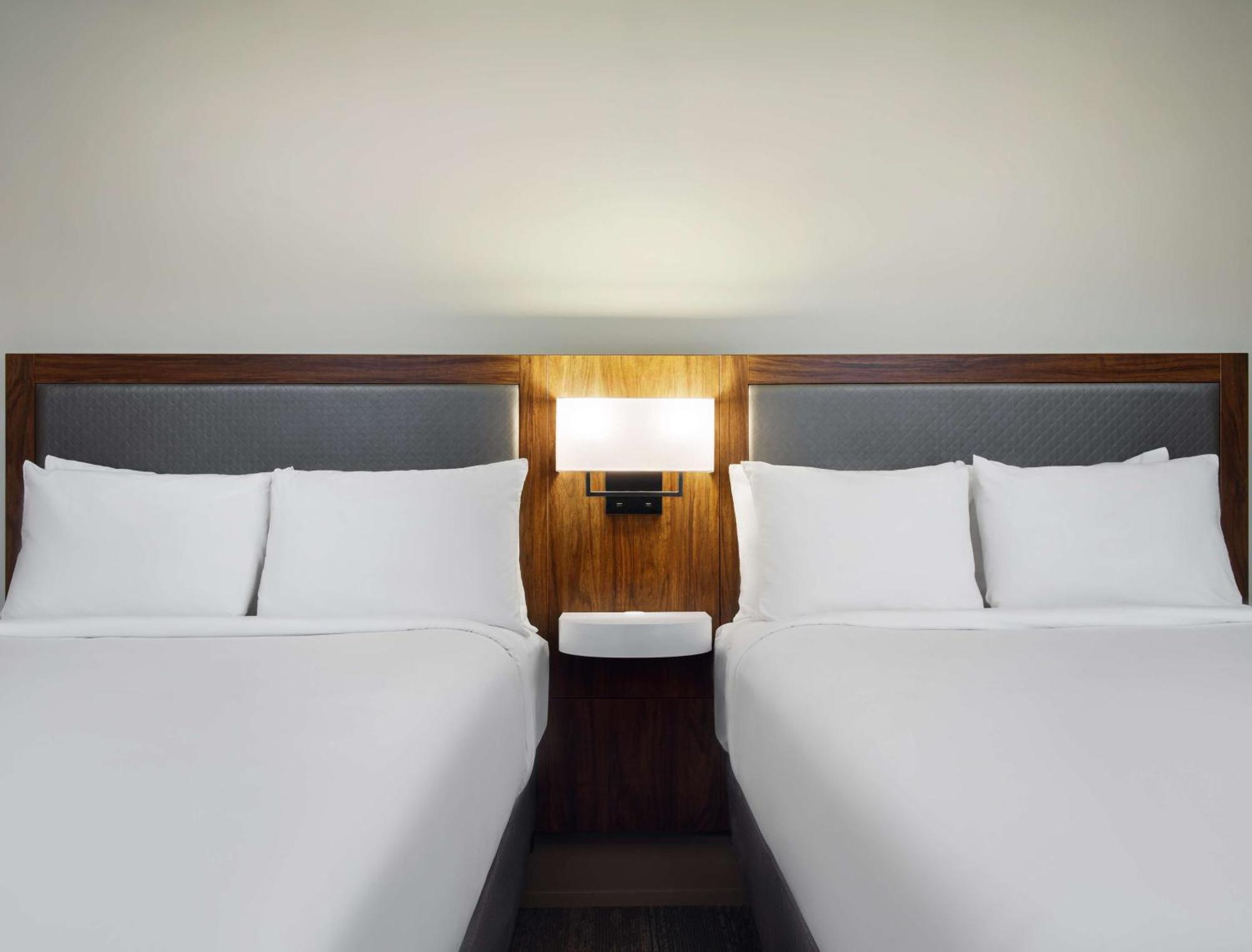 Hotel Hampton & Canal St. French Quarter