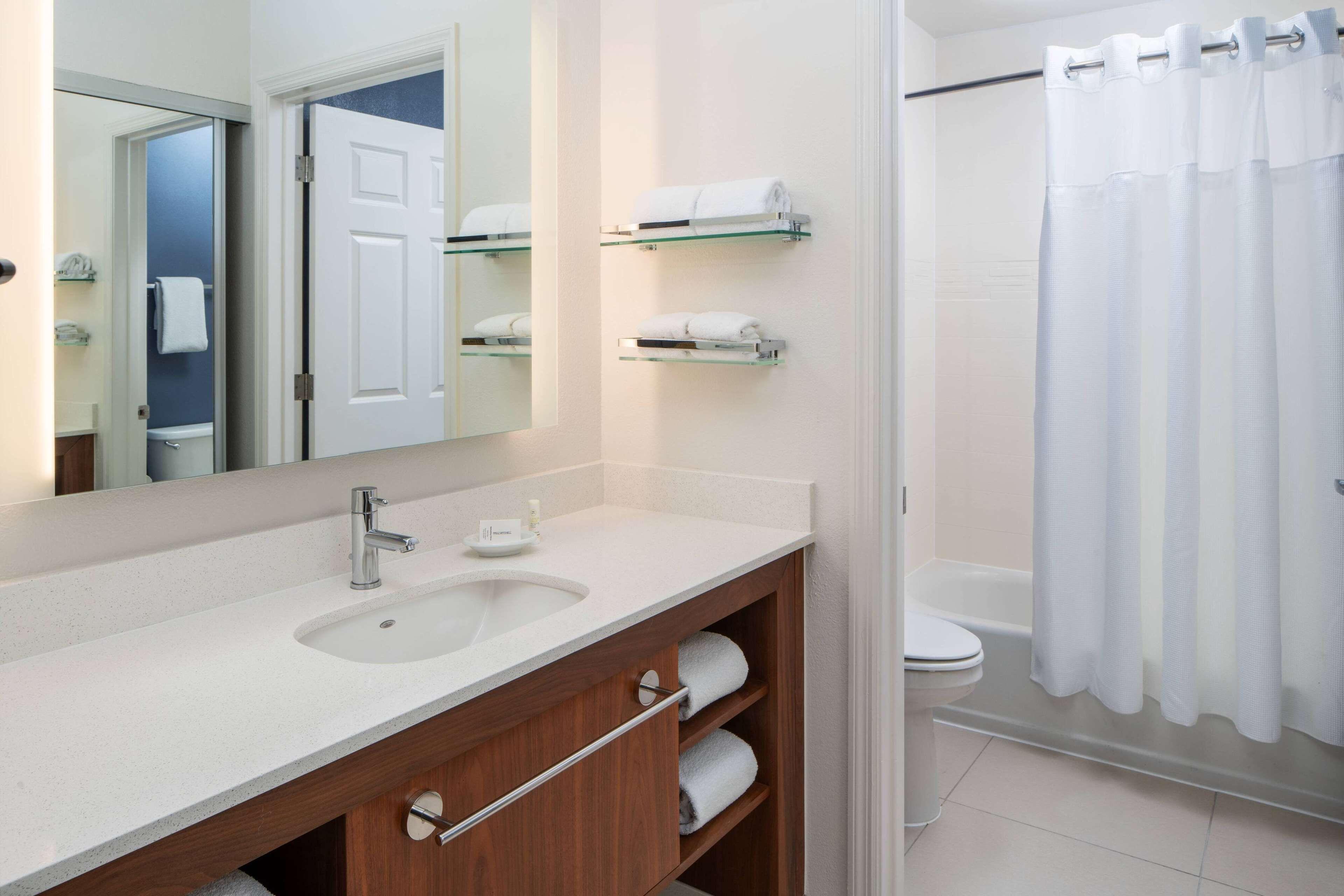 Sonesta Es Convention Center