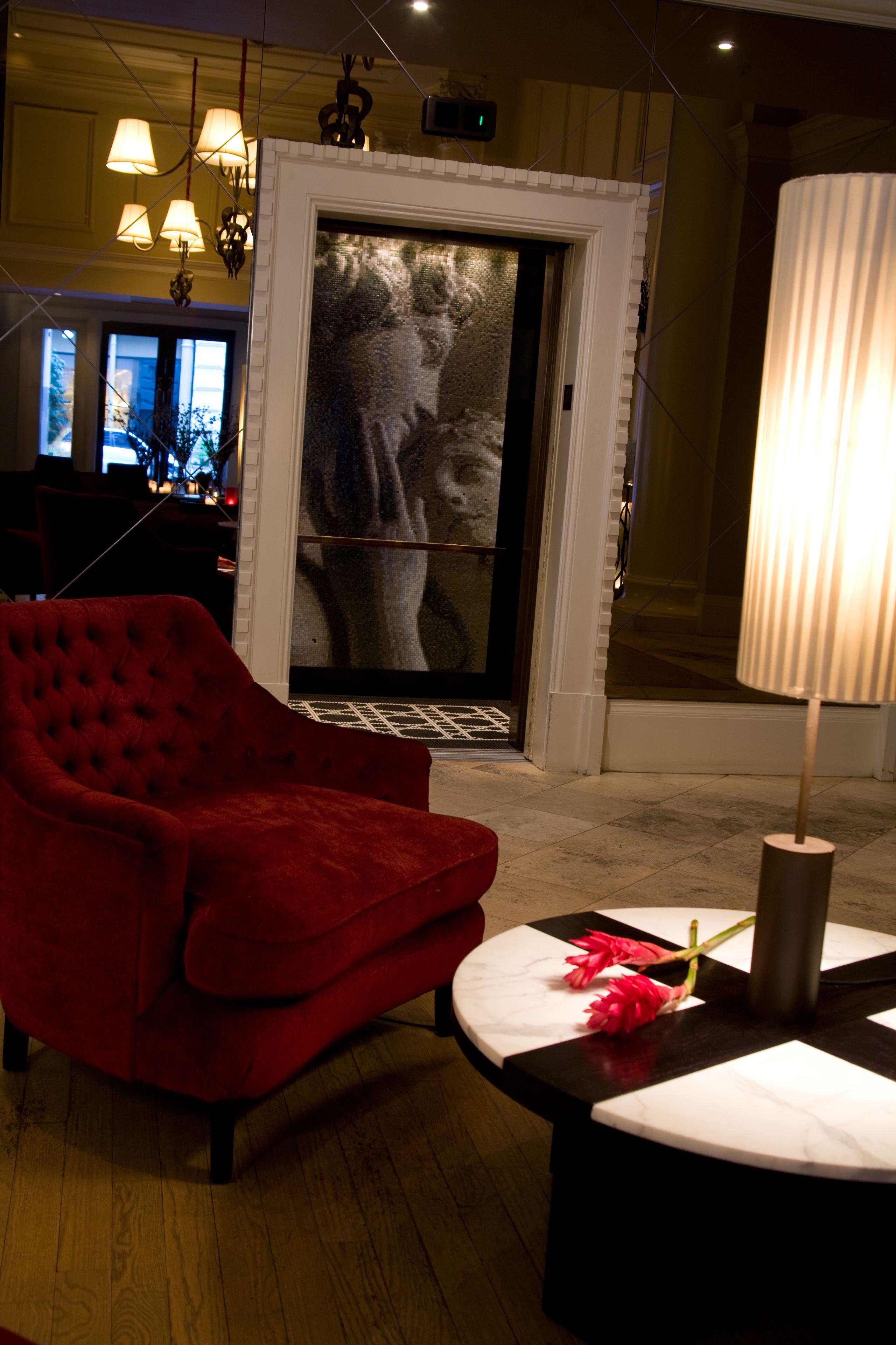 International House 4*