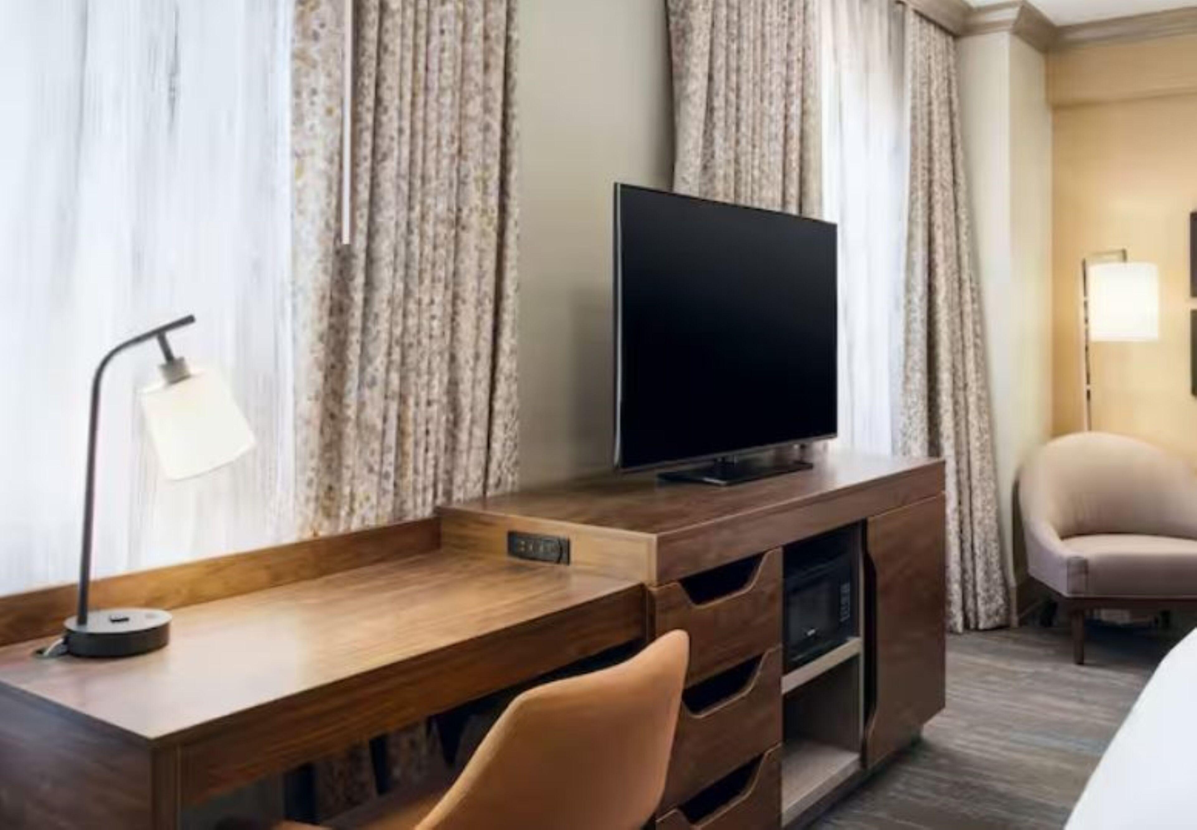 Hampton & Canal St. French Quarter 3*