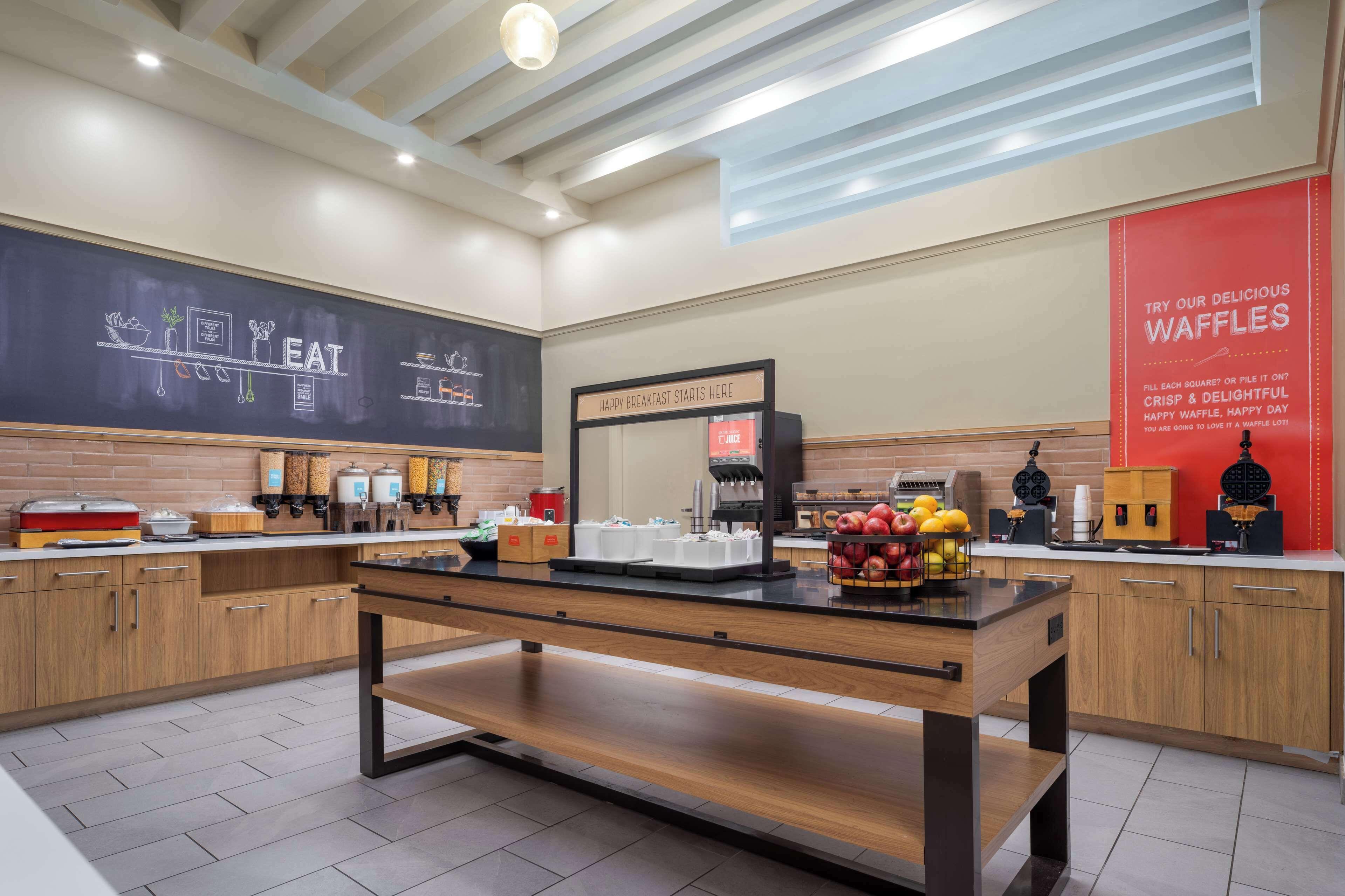 Hotel Hampton & Canal St. French Quarter New Orleans