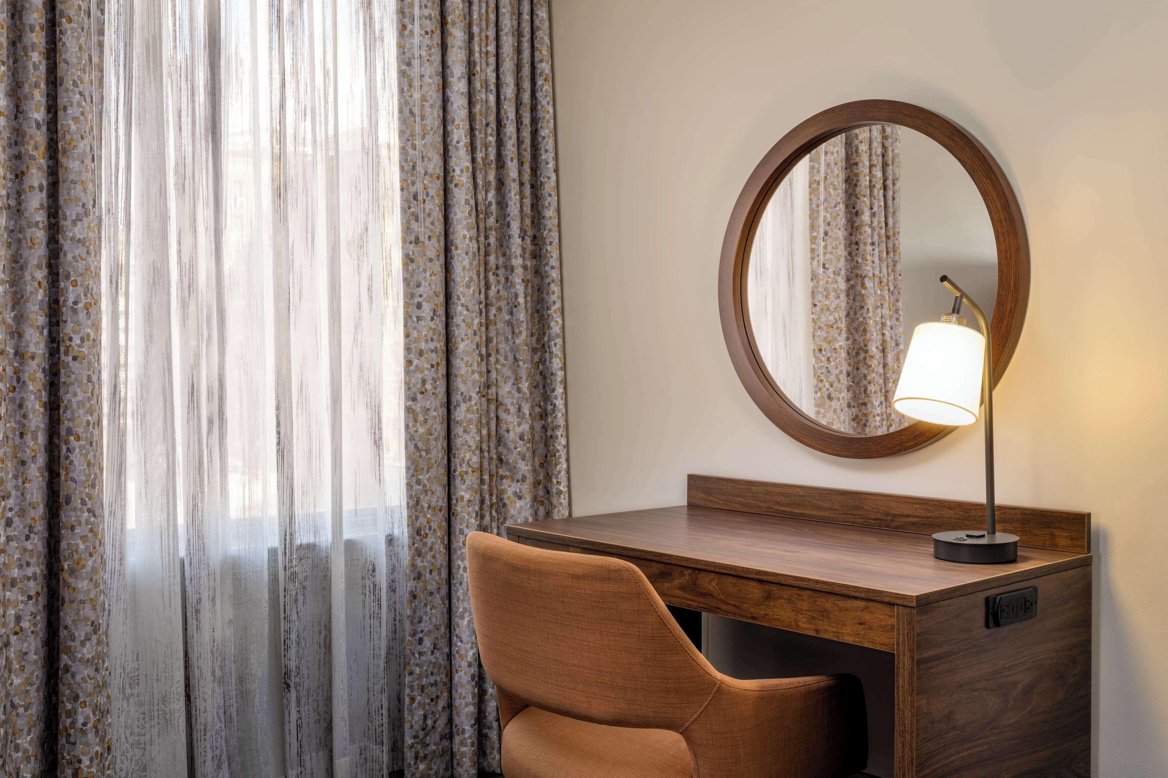 Hotel Hampton & Canal St. French Quarter New Orleans